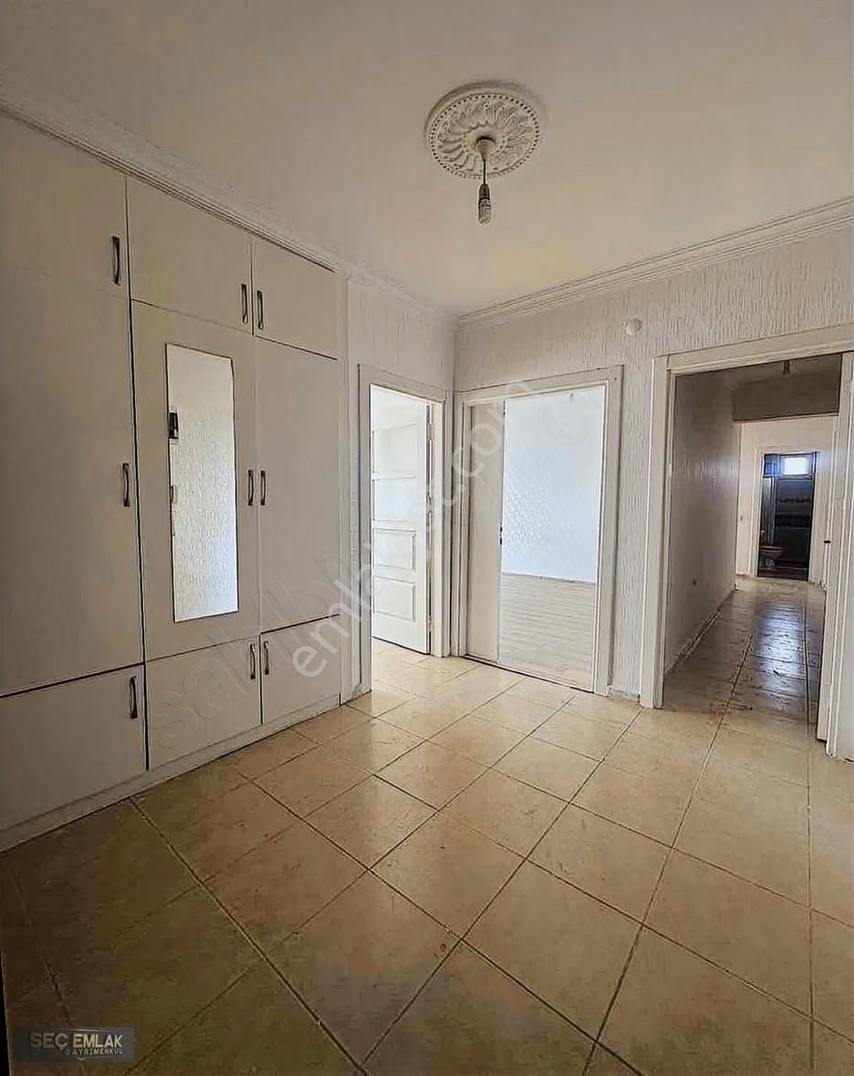 Seç Emlak'tan Yeşilvadi Konutlarında Ara Kat Geniş 2+1 Daıre