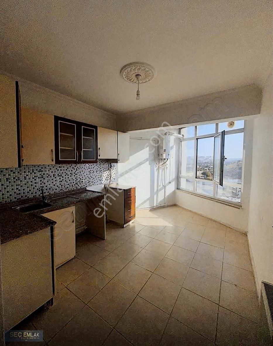 Seç Emlak'tan Yeşilvadi Konutlarında Ara Kat Geniş 2+1 Daıre - Görsel 8