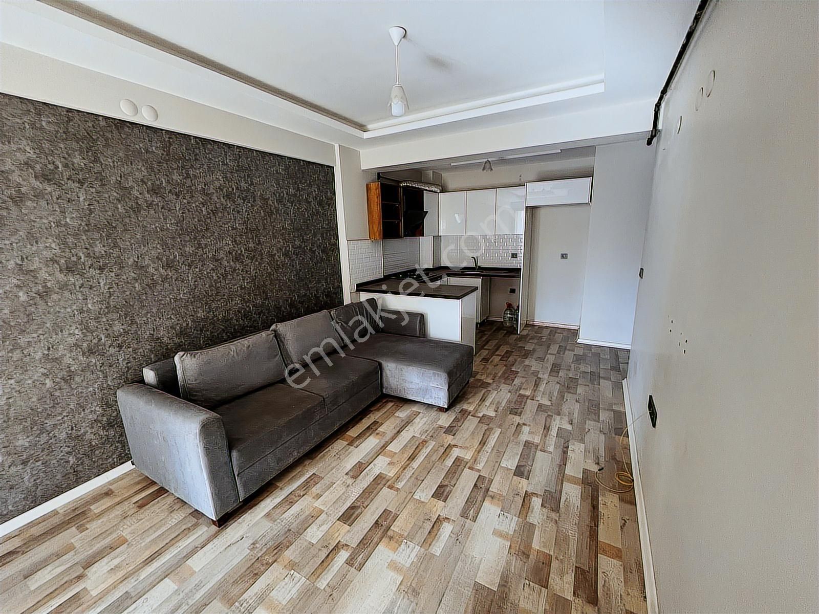 Remax Armadan Kuruçeşmede 1+1 Doğalgaz/asansör/arakat Kiralık - Görsel 15