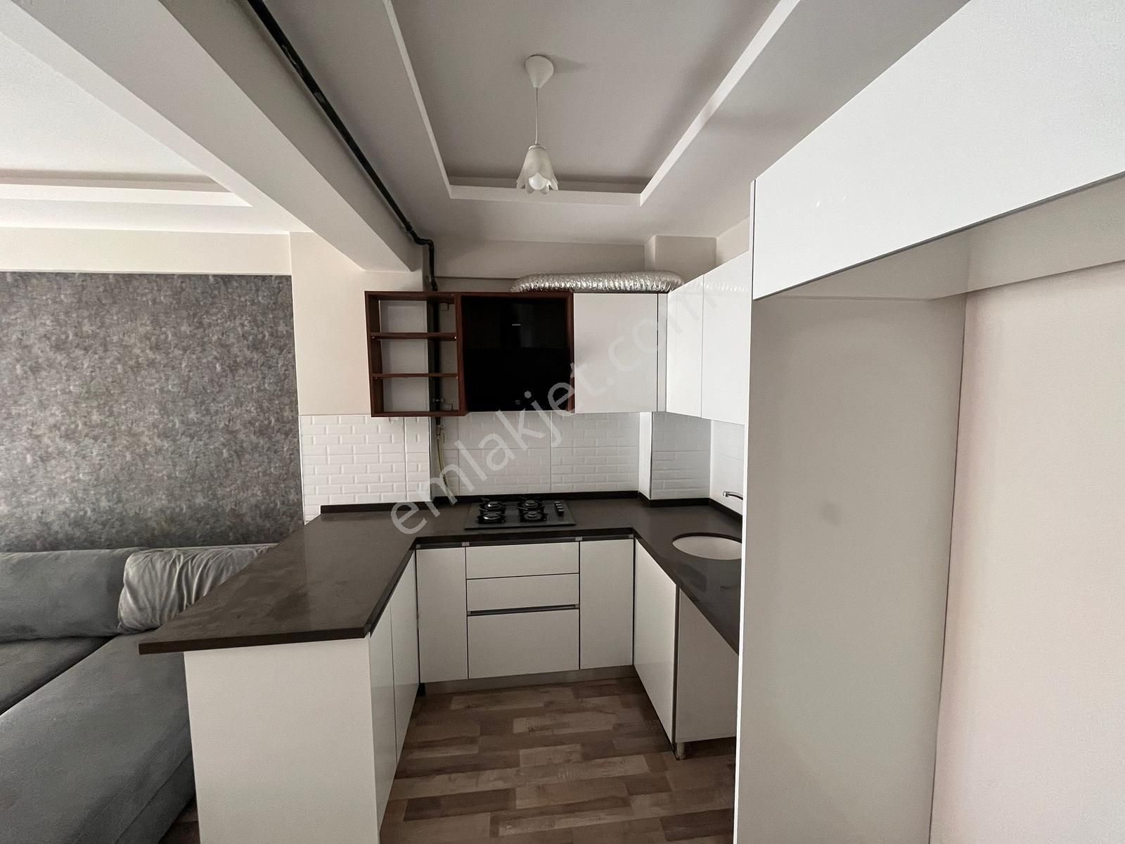 Remax Armadan Kuruçeşmede 1+1 Doğalgaz/asansör/arakat Kiralık - Görsel 7