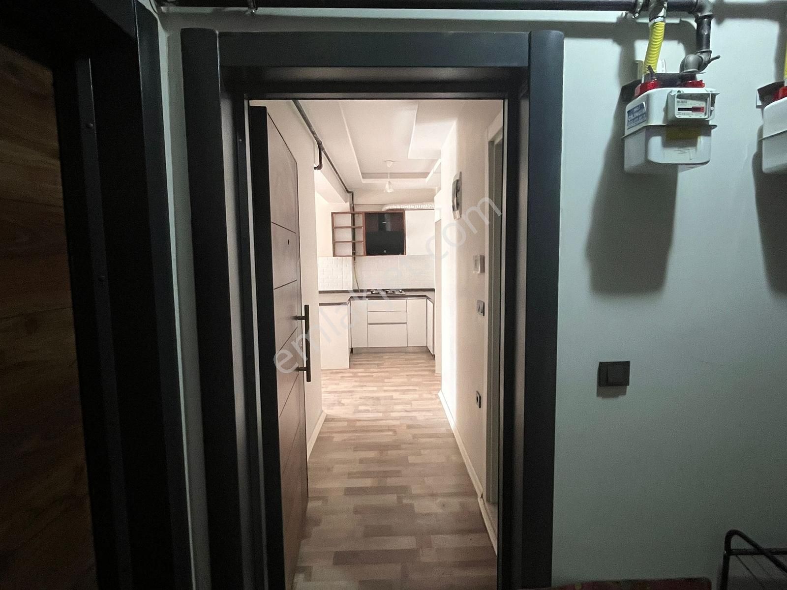 Remax Armadan Kuruçeşmede 1+1 Doğalgaz/asansör/arakat Kiralık - Görsel 11