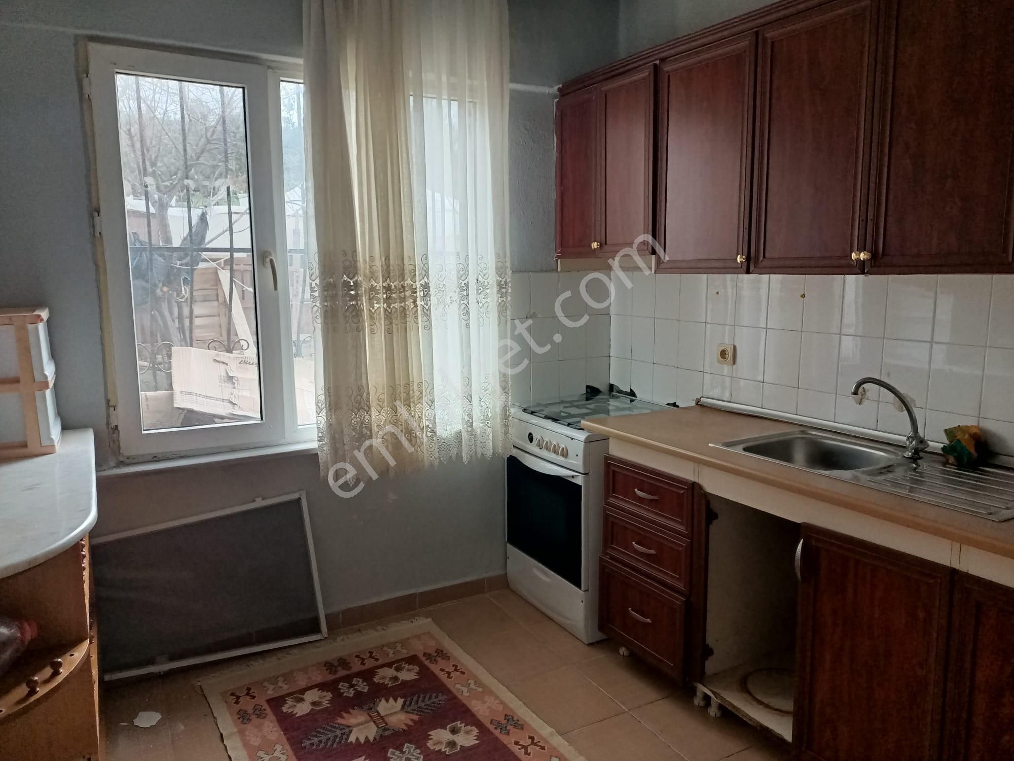 Yasemin Emlaktan Çınarcık Çamlık Mah. 1 Kat 2+1 Daire Satılık