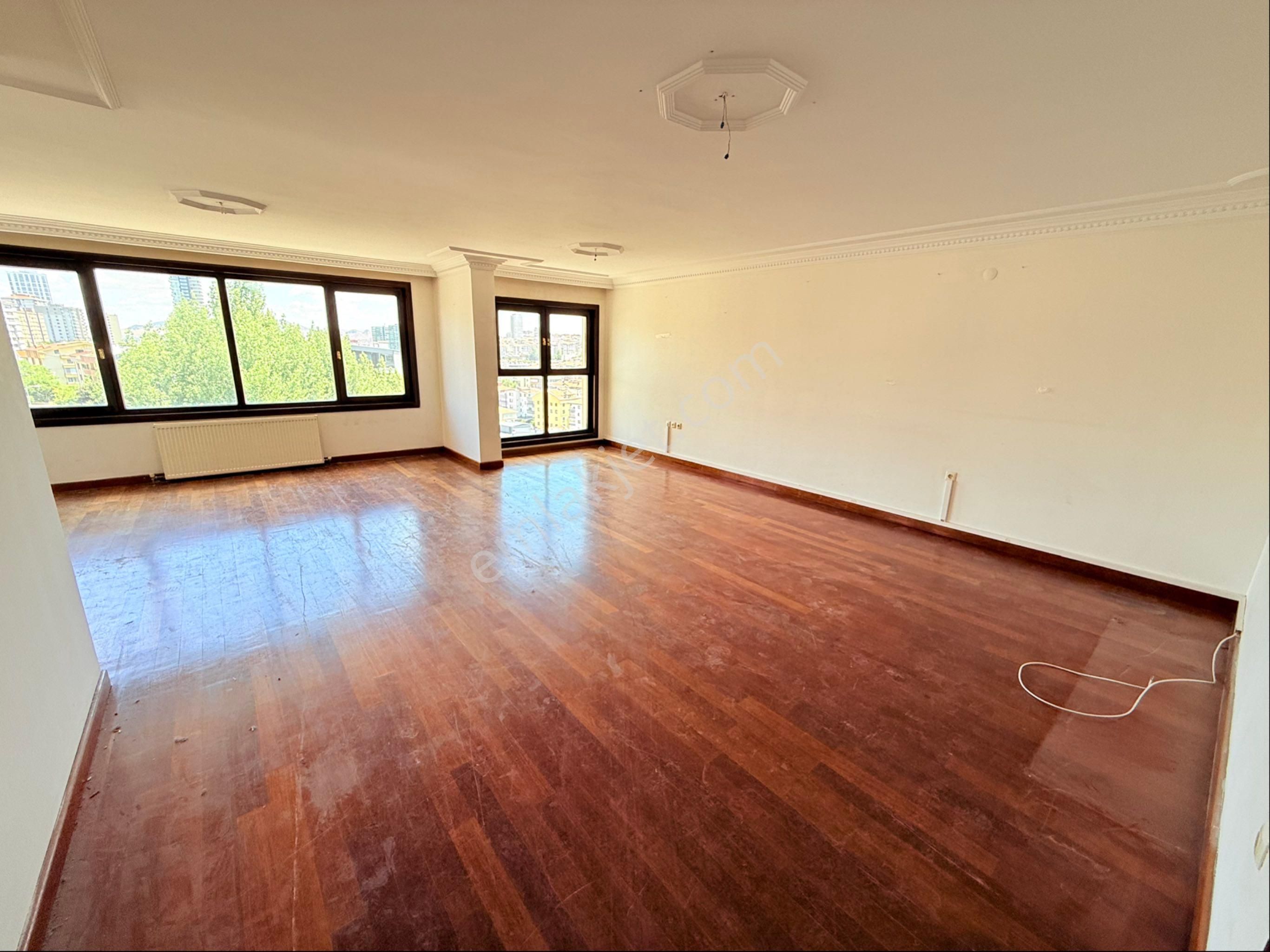 Çankaya Birlik Yaşam Hastenesi Yakını 411.sk Da 4+1 Asansör Garajlı Kiralık Daire