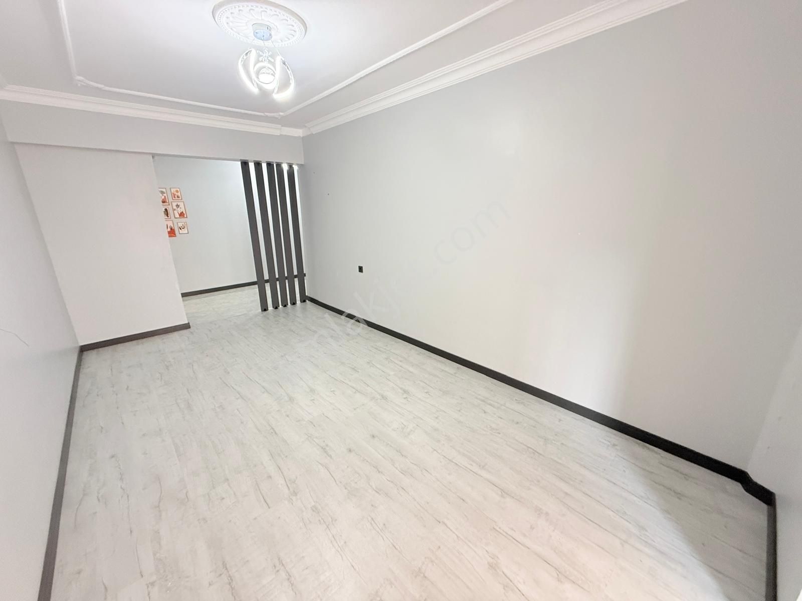 Okul-market-ulaşım Dibi Altında Daire Olan 2+1 !! - Görsel 9