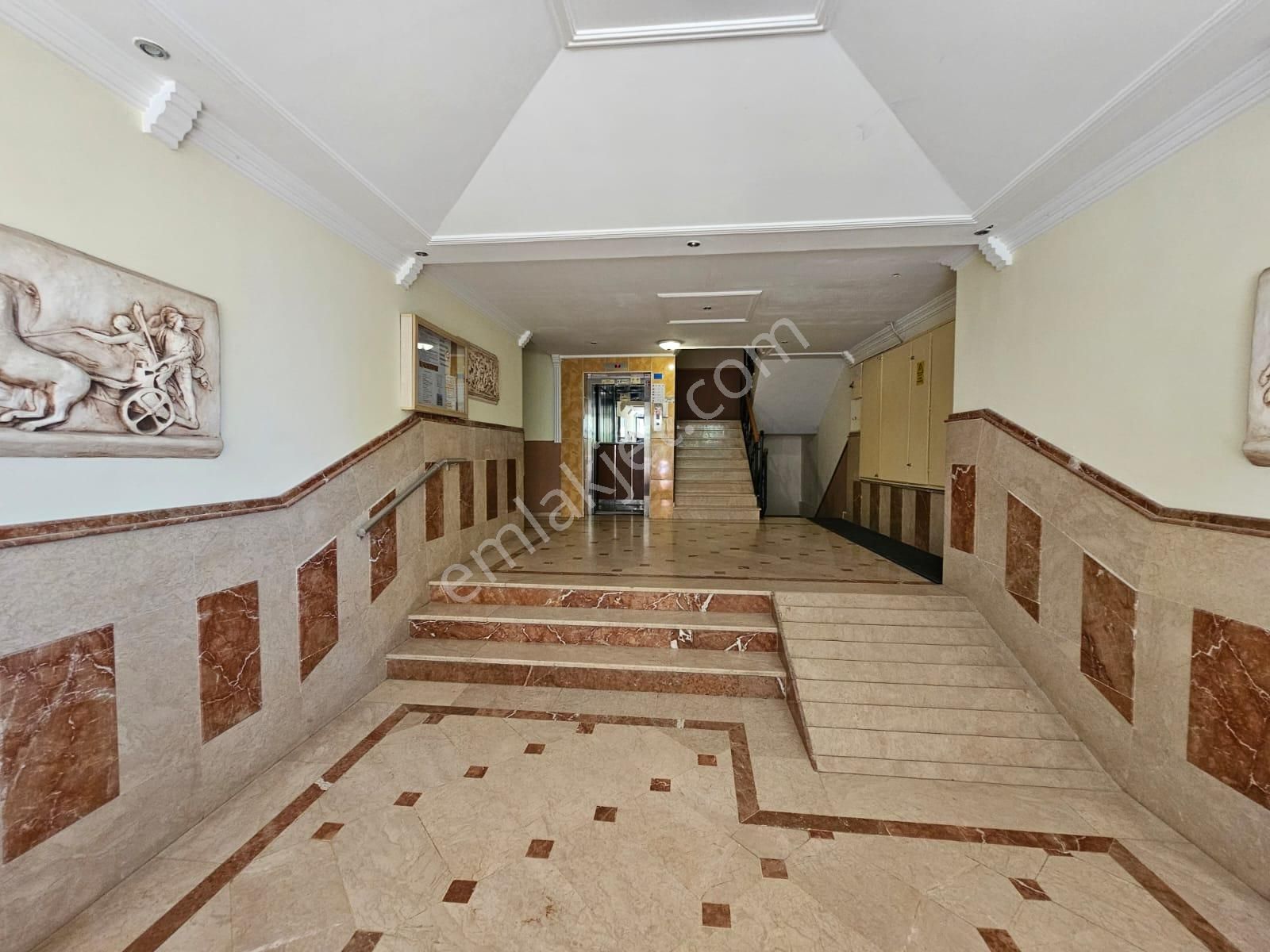 Denize Sıfır Satılık Site İçi 2+1 - Görsel 4