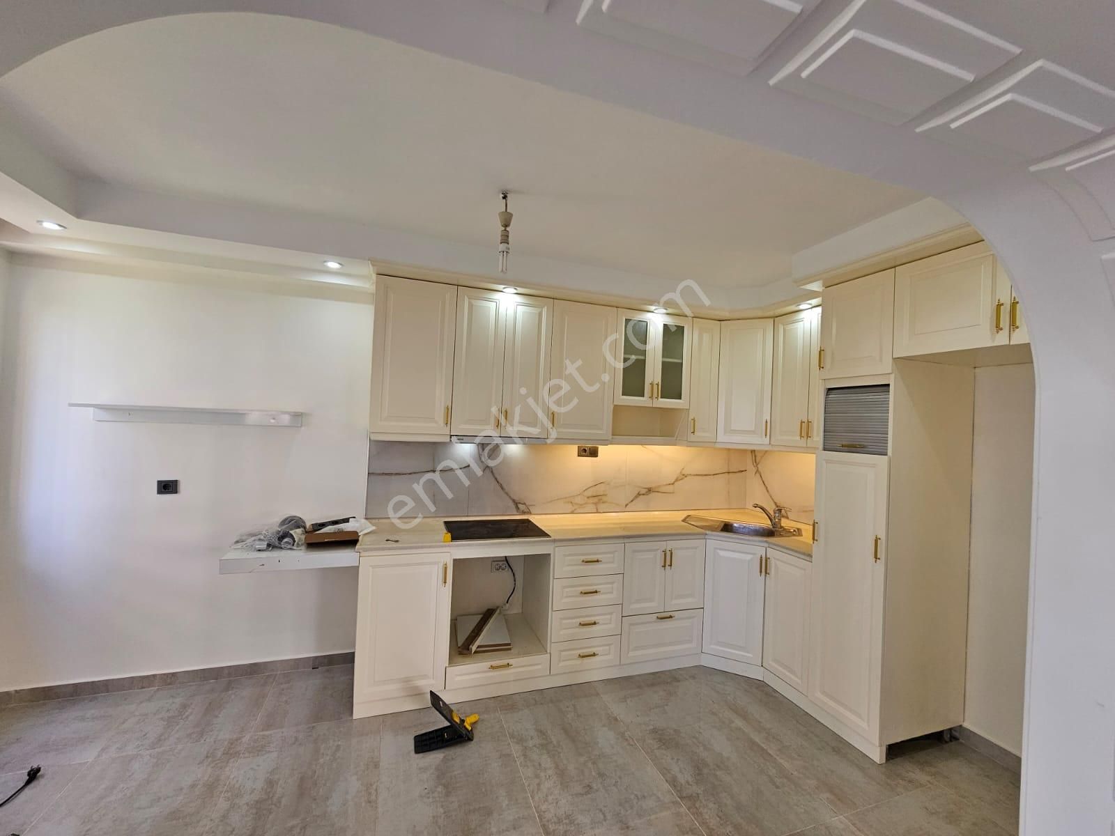 Denize Sıfır Satılık Site İçi 2+1 - Görsel 9