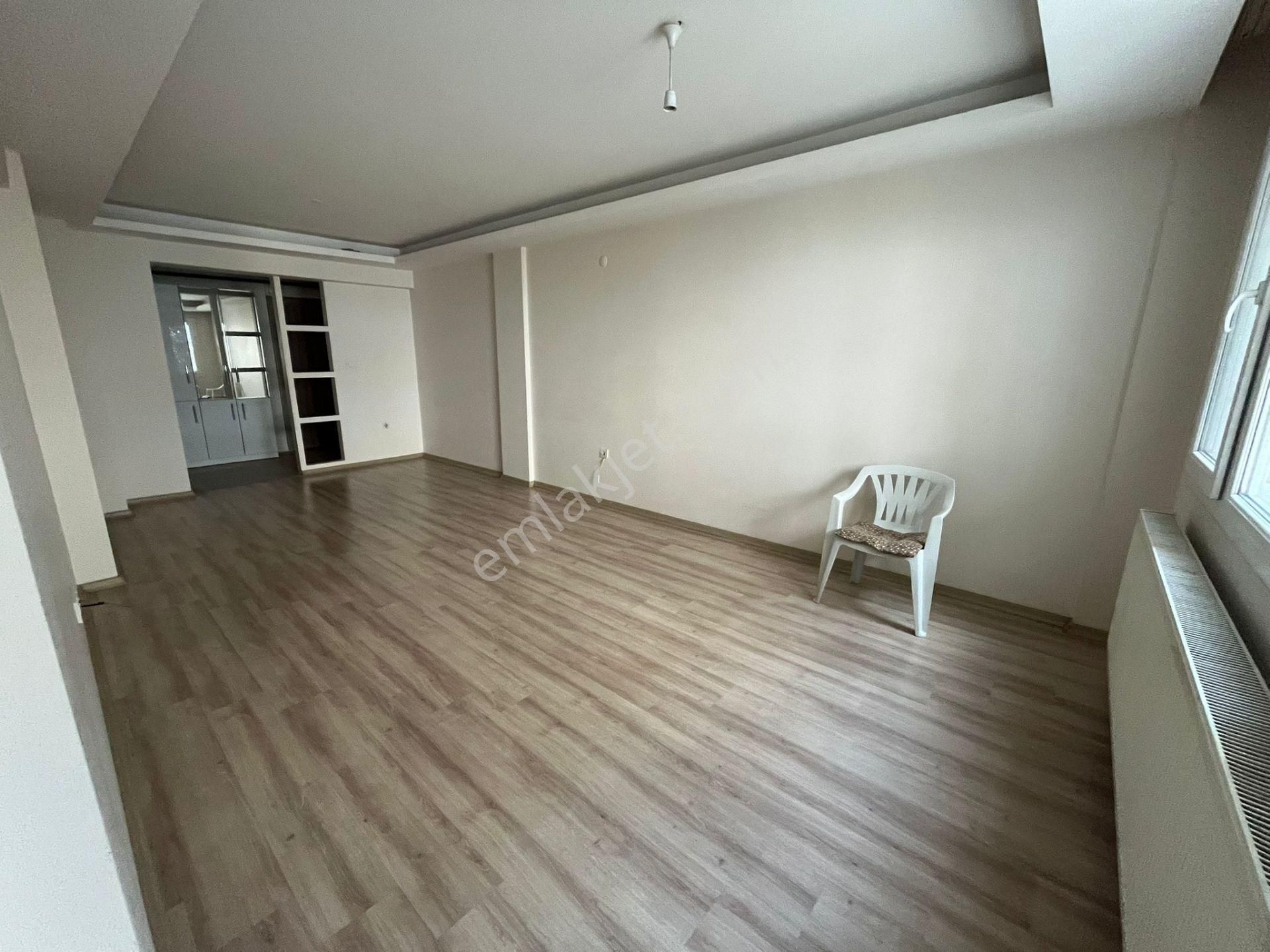 Asil'den Üçkuyularda Cadde Paraleli Bakımlı 2+1 Daire - Görsel 9