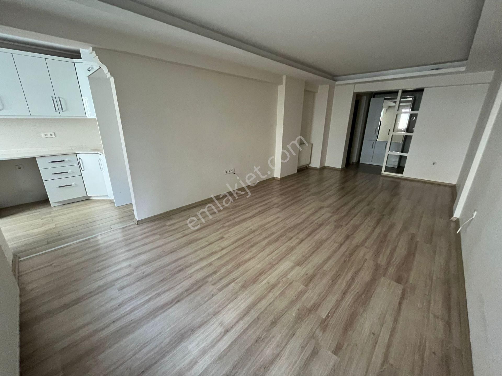 Asil'den Üçkuyularda Cadde Paraleli Bakımlı 2+1 Daire - Görsel 7