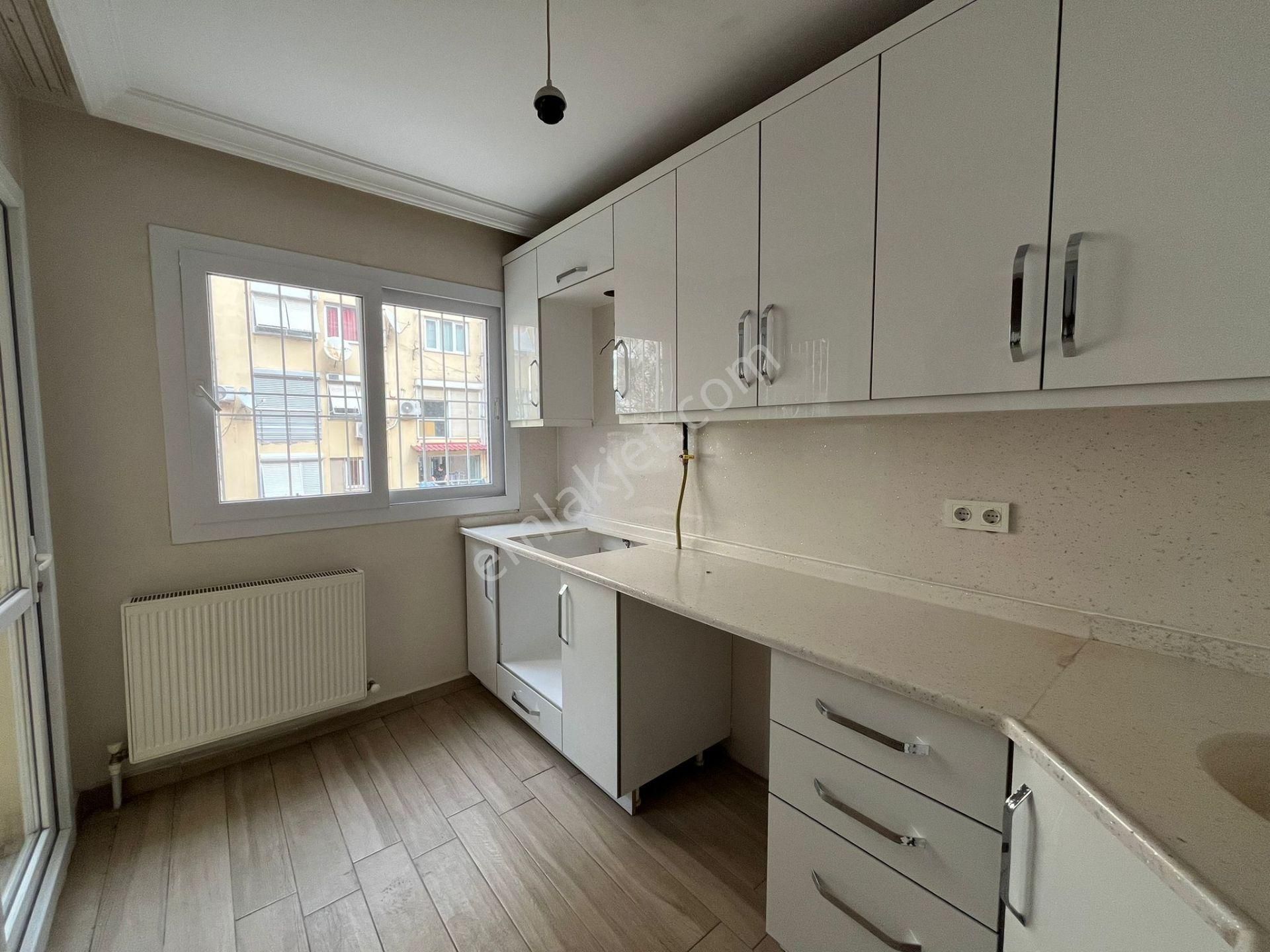 Asil'den Üçkuyularda Cadde Paraleli Bakımlı 2+1 Daire - Görsel 4