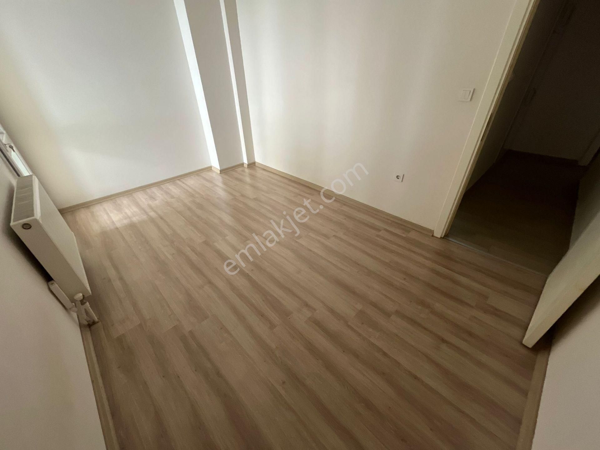 Asil'den Üçkuyularda Cadde Paraleli Bakımlı 2+1 Daire - Görsel 21