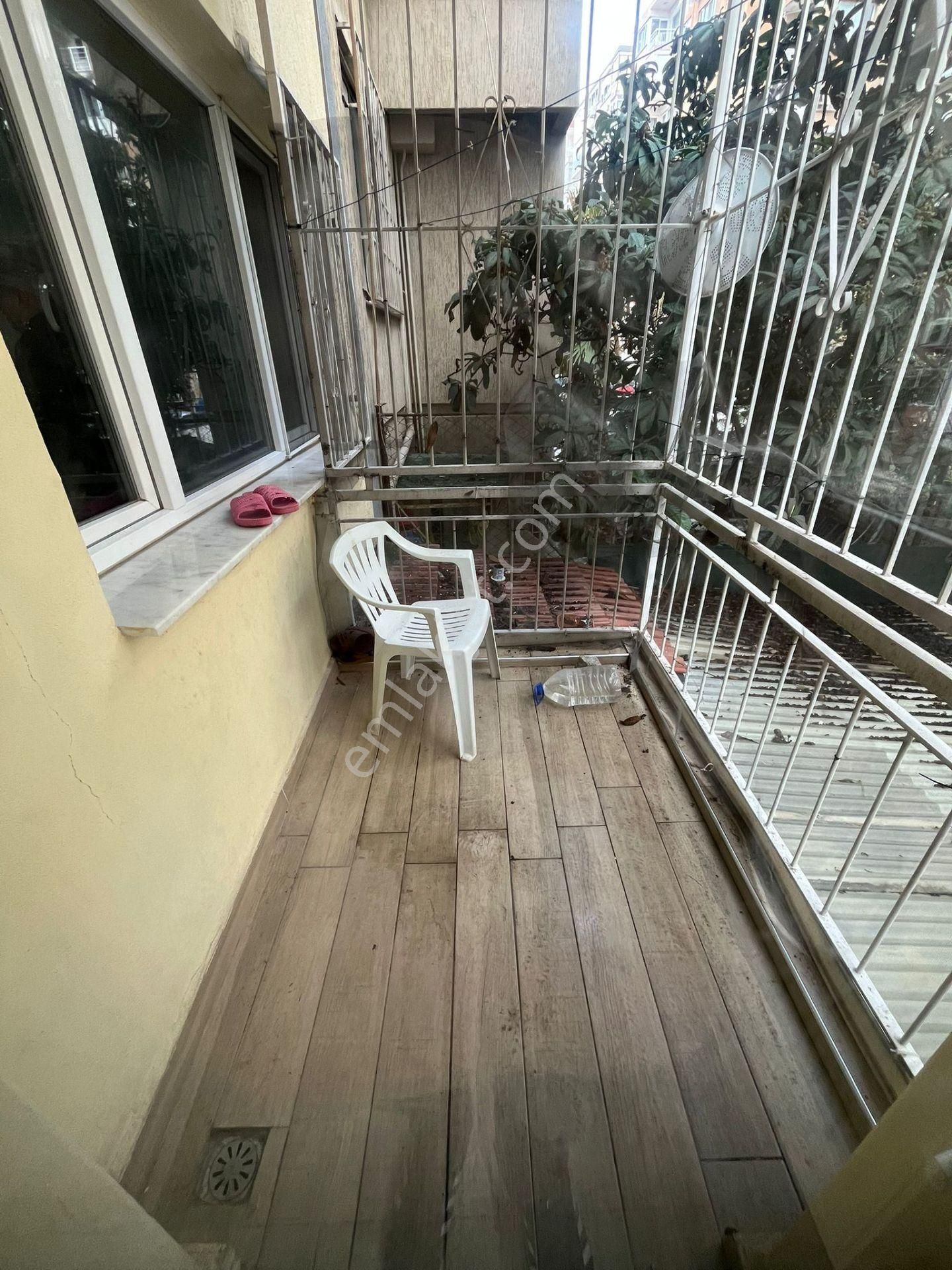 Asil'den Üçkuyularda Cadde Paraleli Bakımlı 2+1 Daire - Görsel 6