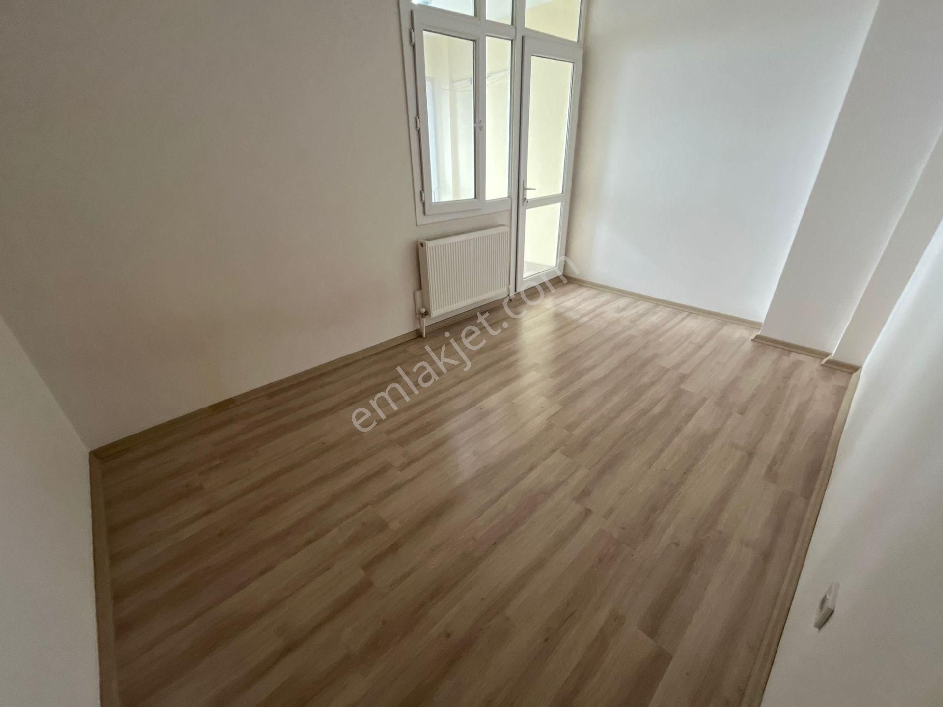 Asil'den Üçkuyularda Cadde Paraleli Bakımlı 2+1 Daire - Görsel 18