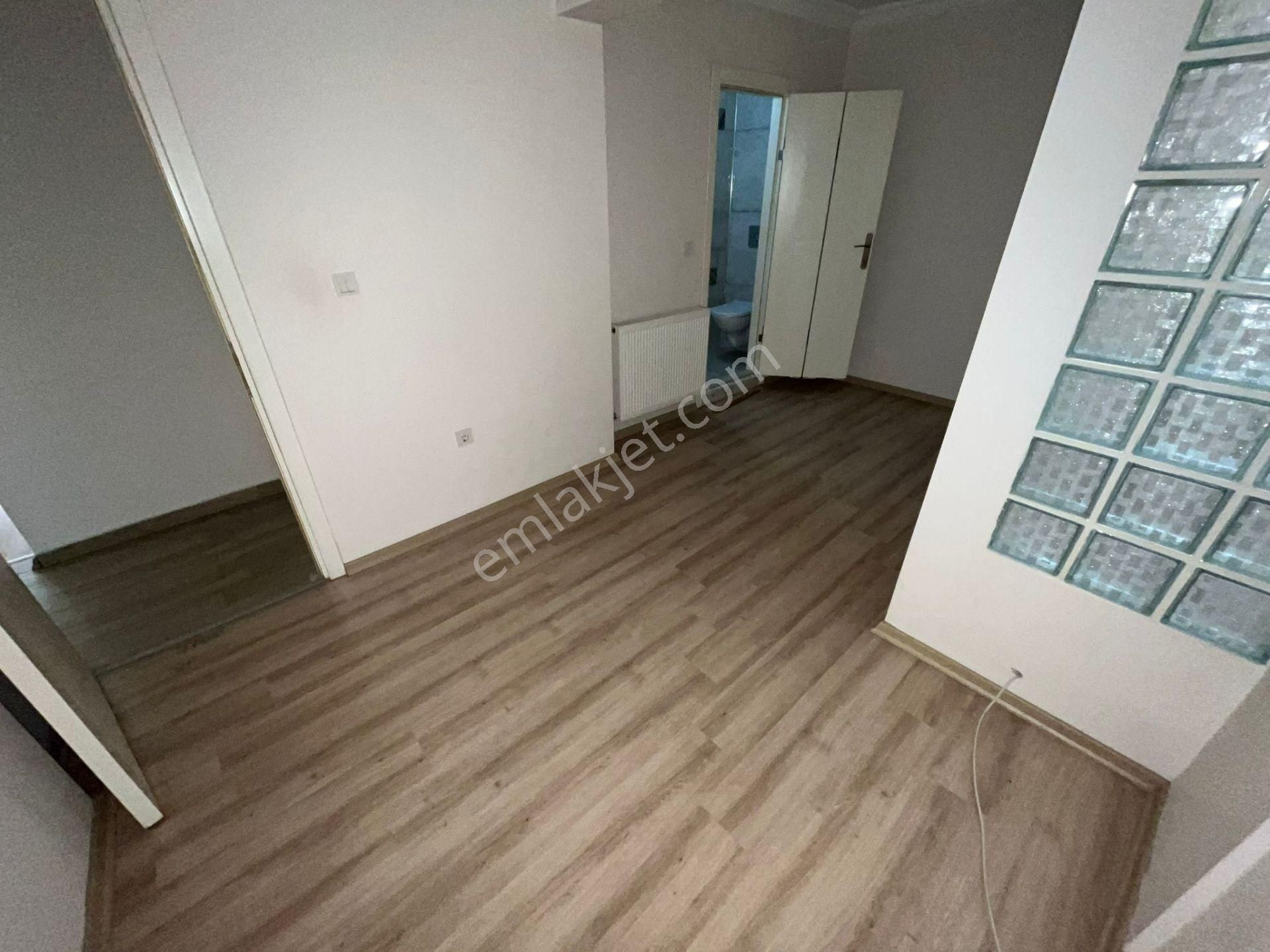 Asil'den Üçkuyularda Cadde Paraleli Bakımlı 2+1 Daire - Görsel 12