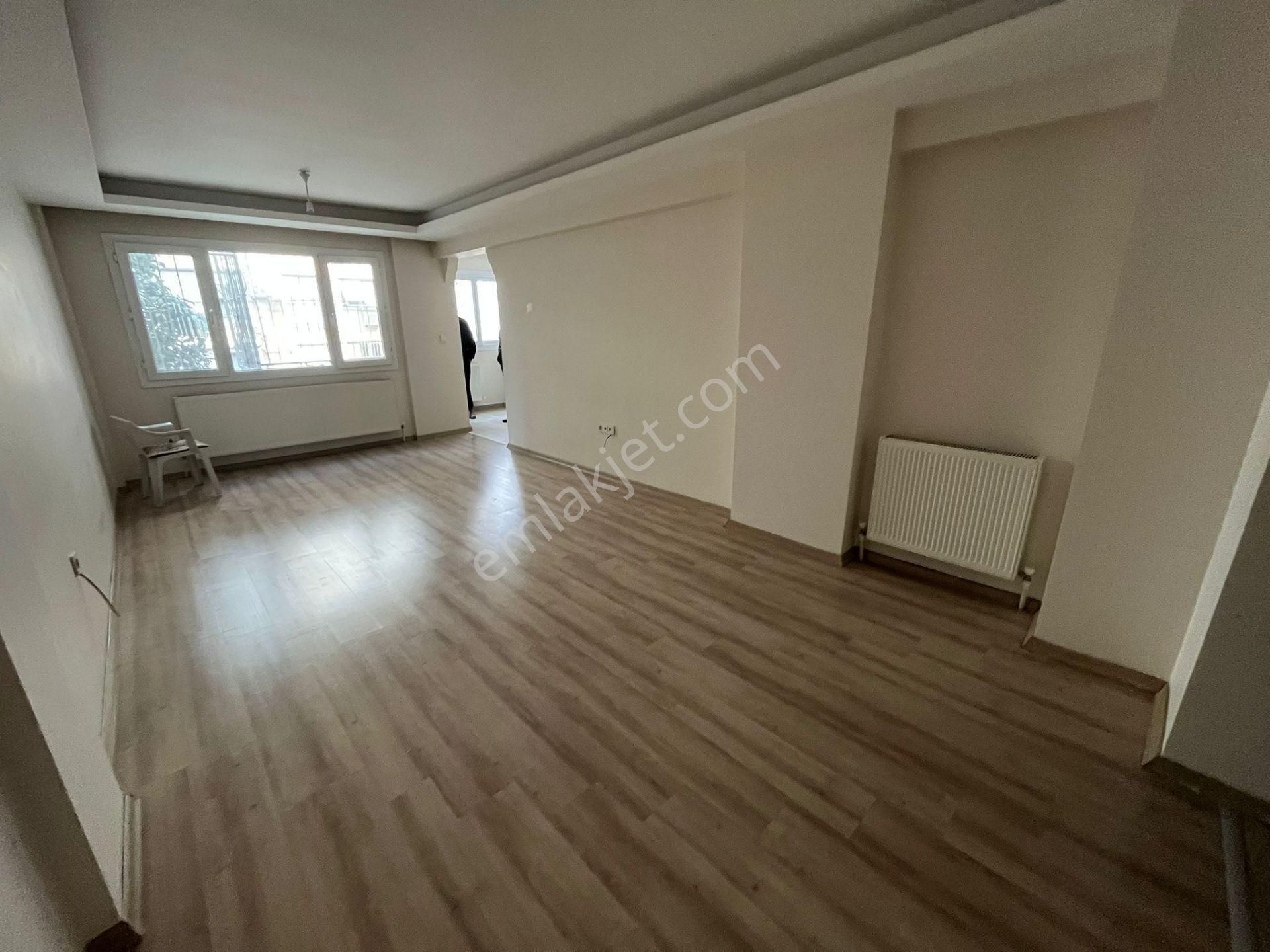 Asil'den Üçkuyularda Cadde Paraleli Bakımlı 2+1 Daire - Görsel 8