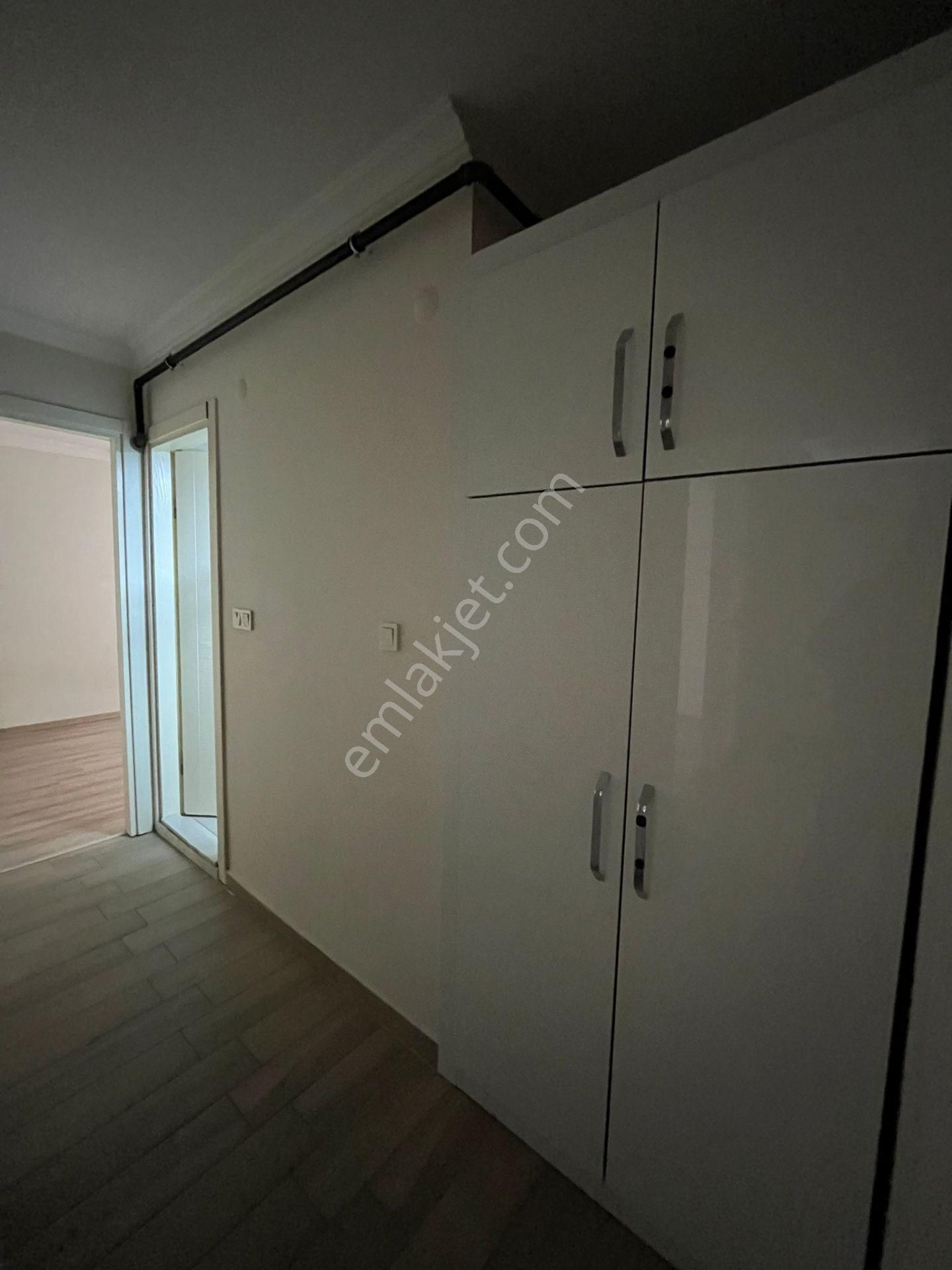 Asil'den Üçkuyularda Cadde Paraleli Bakımlı 2+1 Daire - Görsel 14