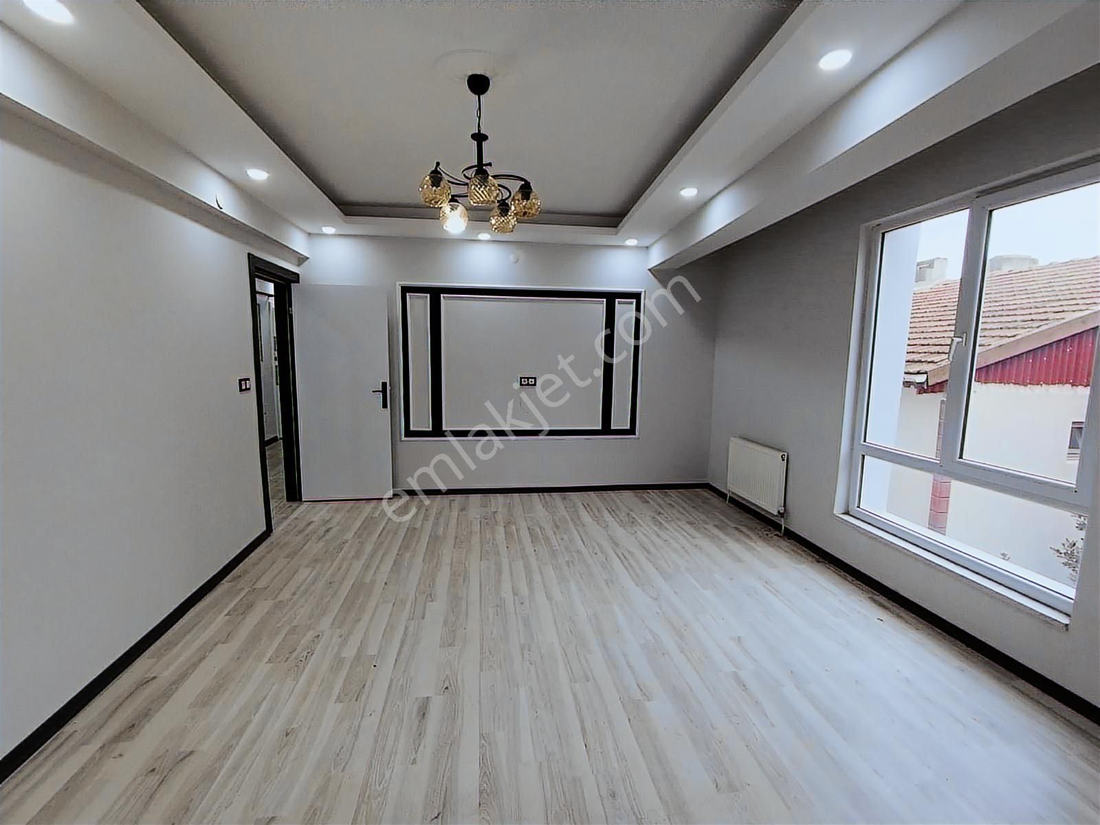 Dere Gayrimenkul'den Atatürk Mh. Merkezde Arakat Sıfır 2+1 Daire