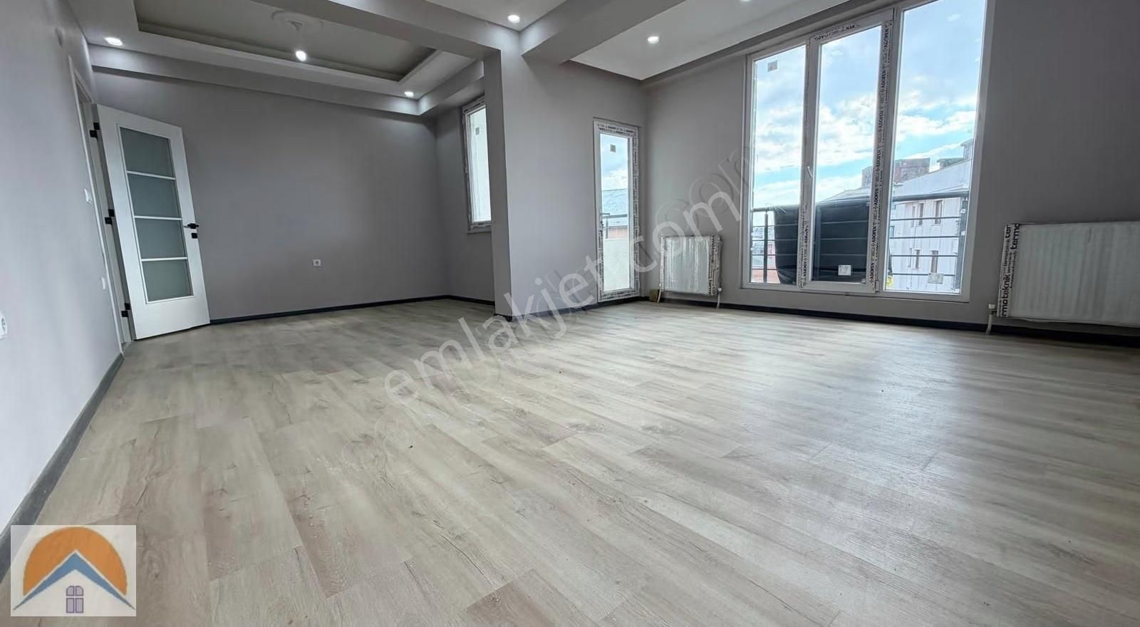 Ekşioğlu Mh. De Üst Dubleks 5 +1 Odali 180m2