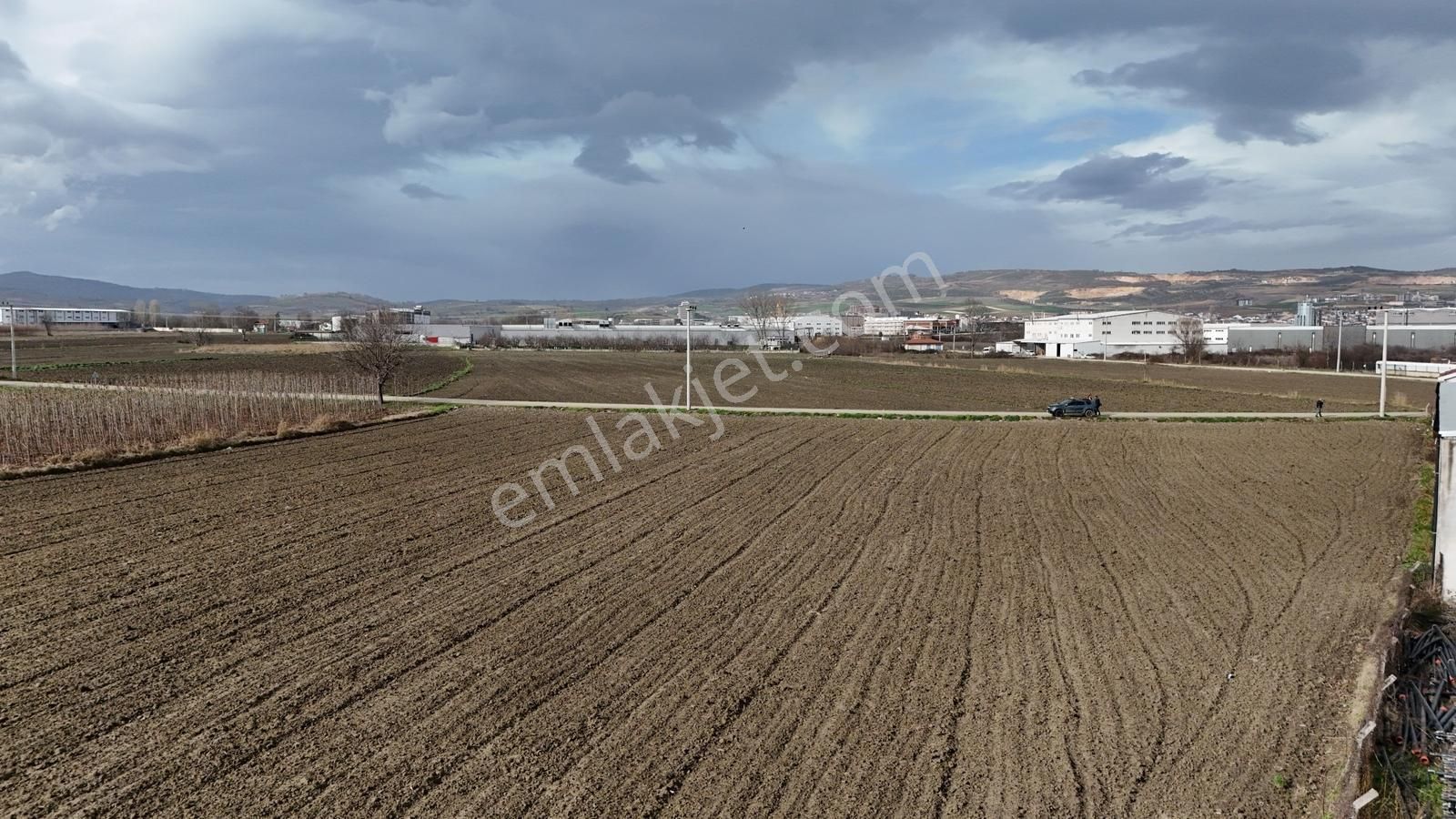 Bursa İnegöl Yenice Sanayi İçinde Ankara Asfaltına 300 Metre - Görsel 4