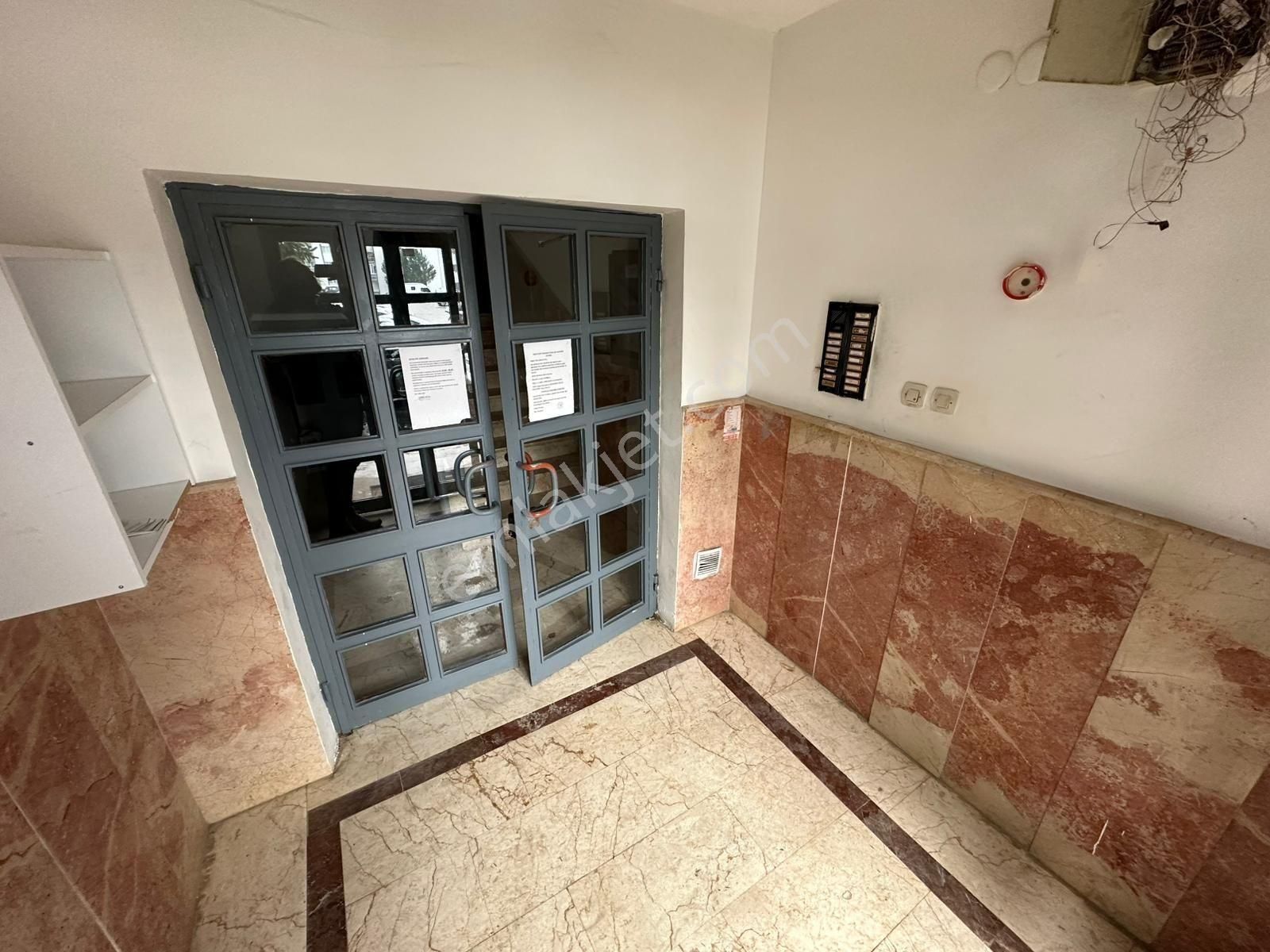 Korucuk'ta Satılık Site İçi 3+1 Yenilenmiş Daire - Görsel 16