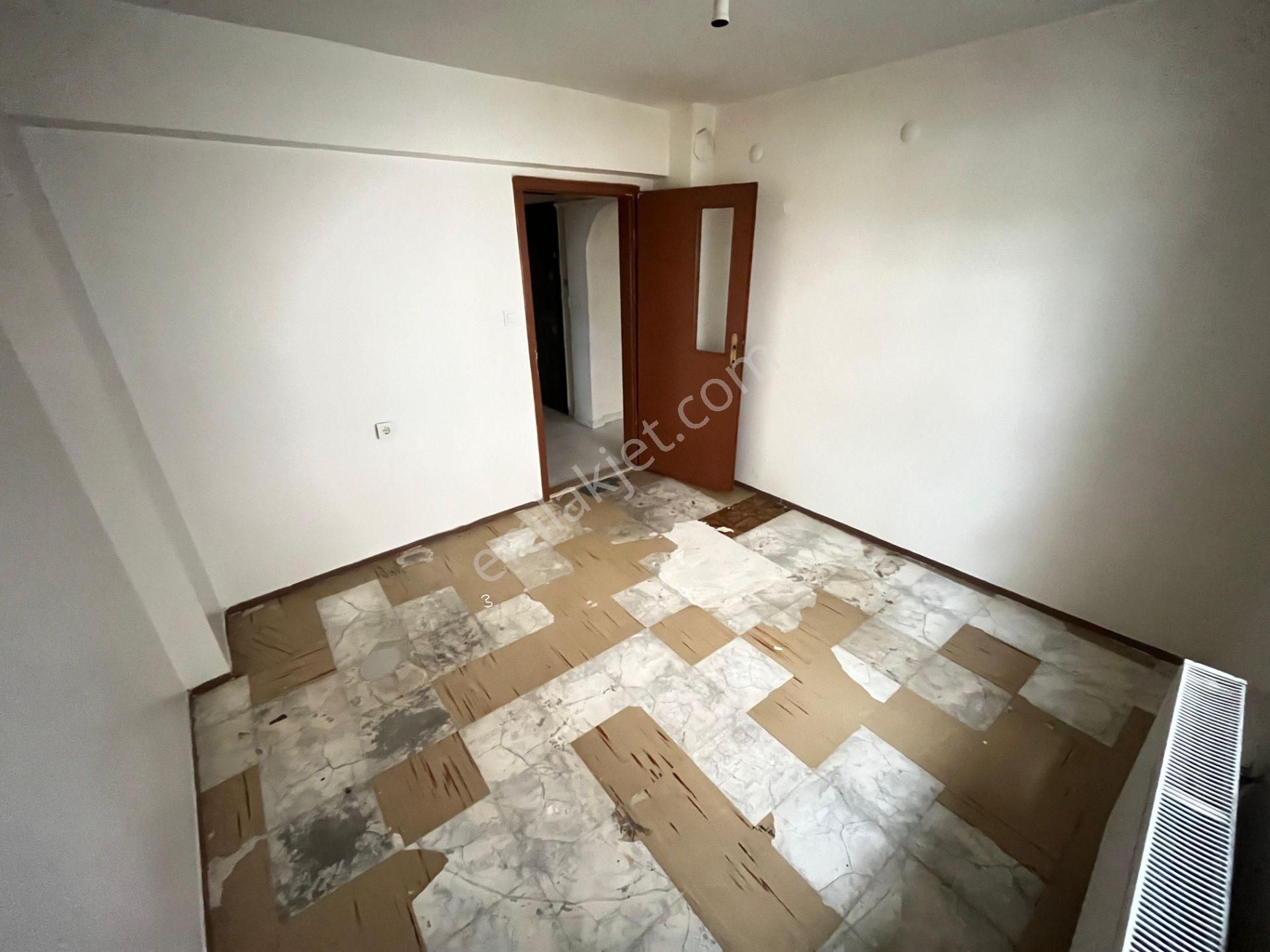 Ufuktepede Caddeye Yakın 3+1 Hesaplı Kiralık - Görsel 12