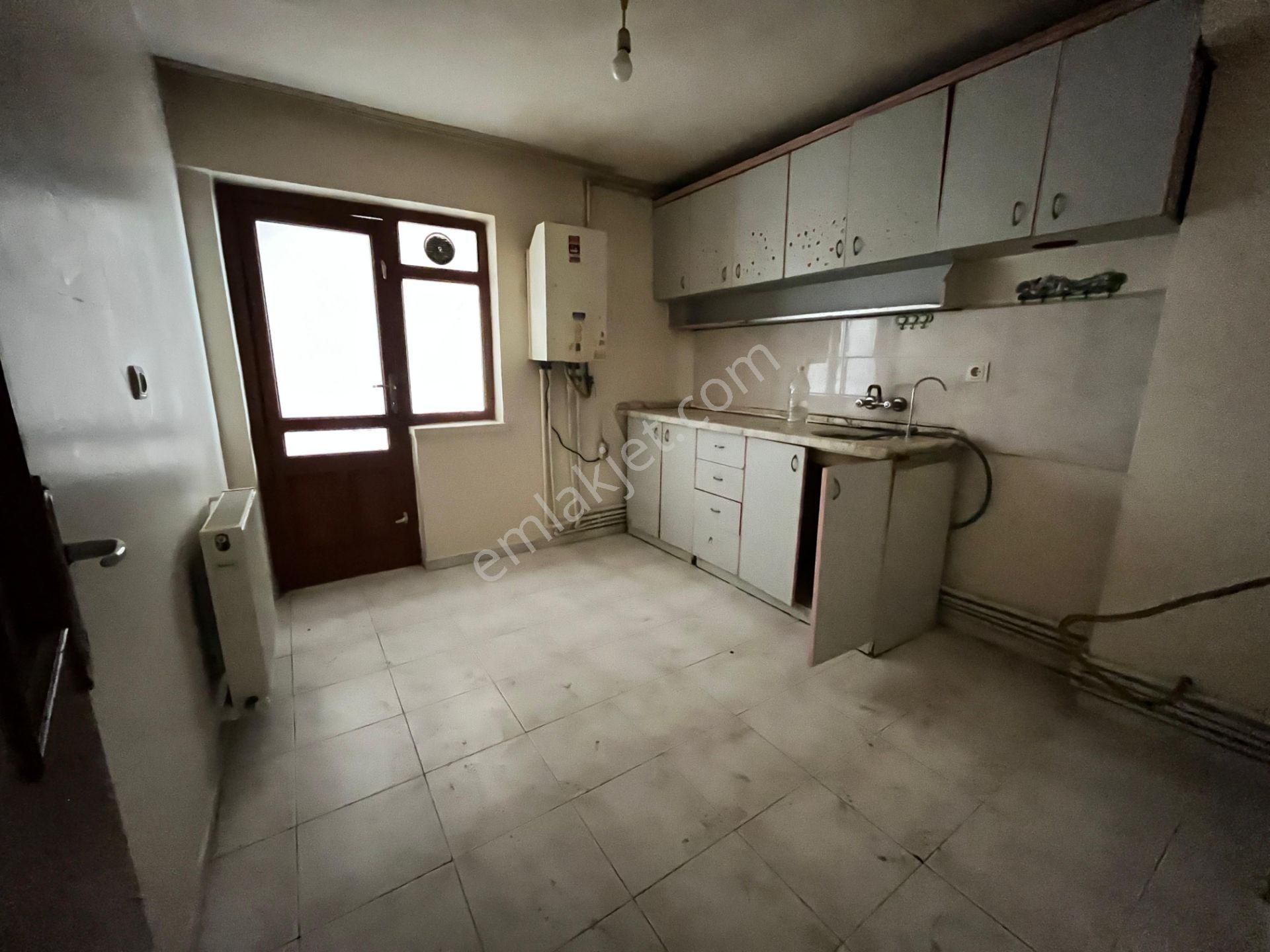 Ufuktepede Caddeye Yakın 3+1 Hesaplı Kiralık - Görsel 21