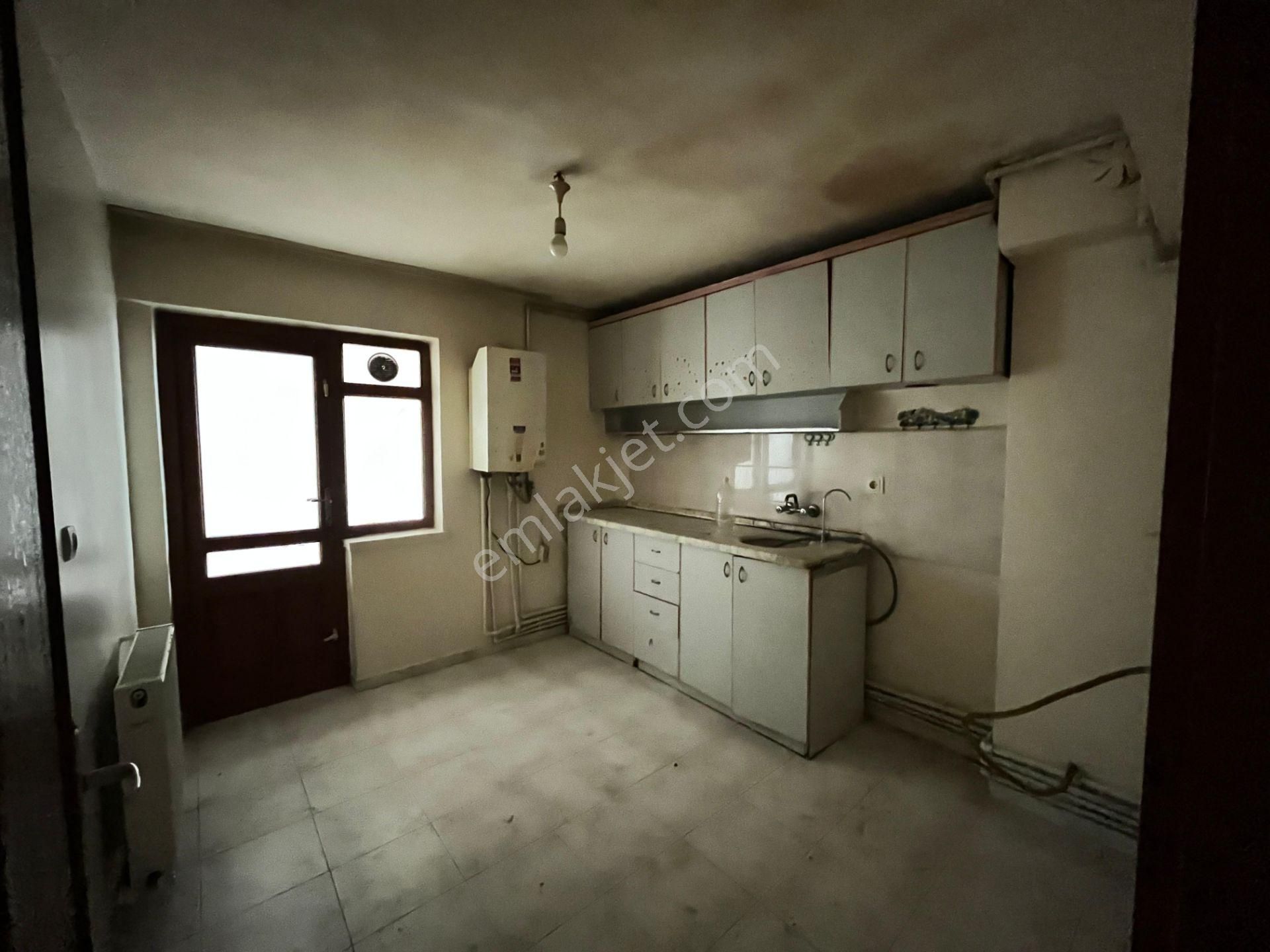 Ufuktepede Caddeye Yakın 3+1 Hesaplı Kiralık - Görsel 17