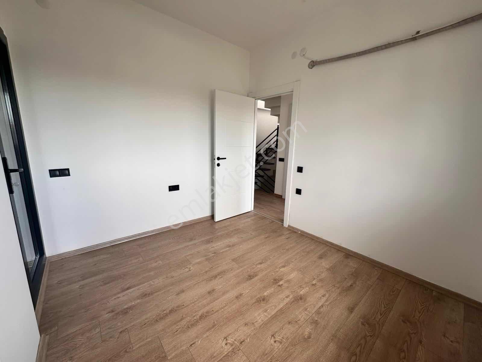 Eliz Grup'tan Gerenköyde Kiralık 3+1 Villa - Görsel 18