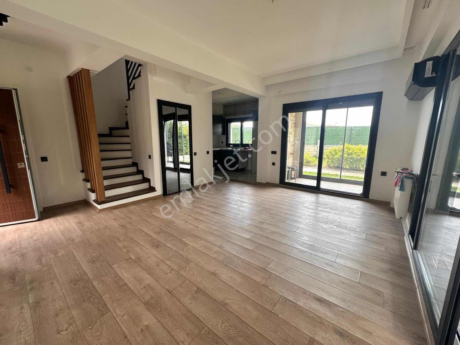 Eliz Grup'tan Gerenköyde Kiralık 3+1 Villa - Görsel 6