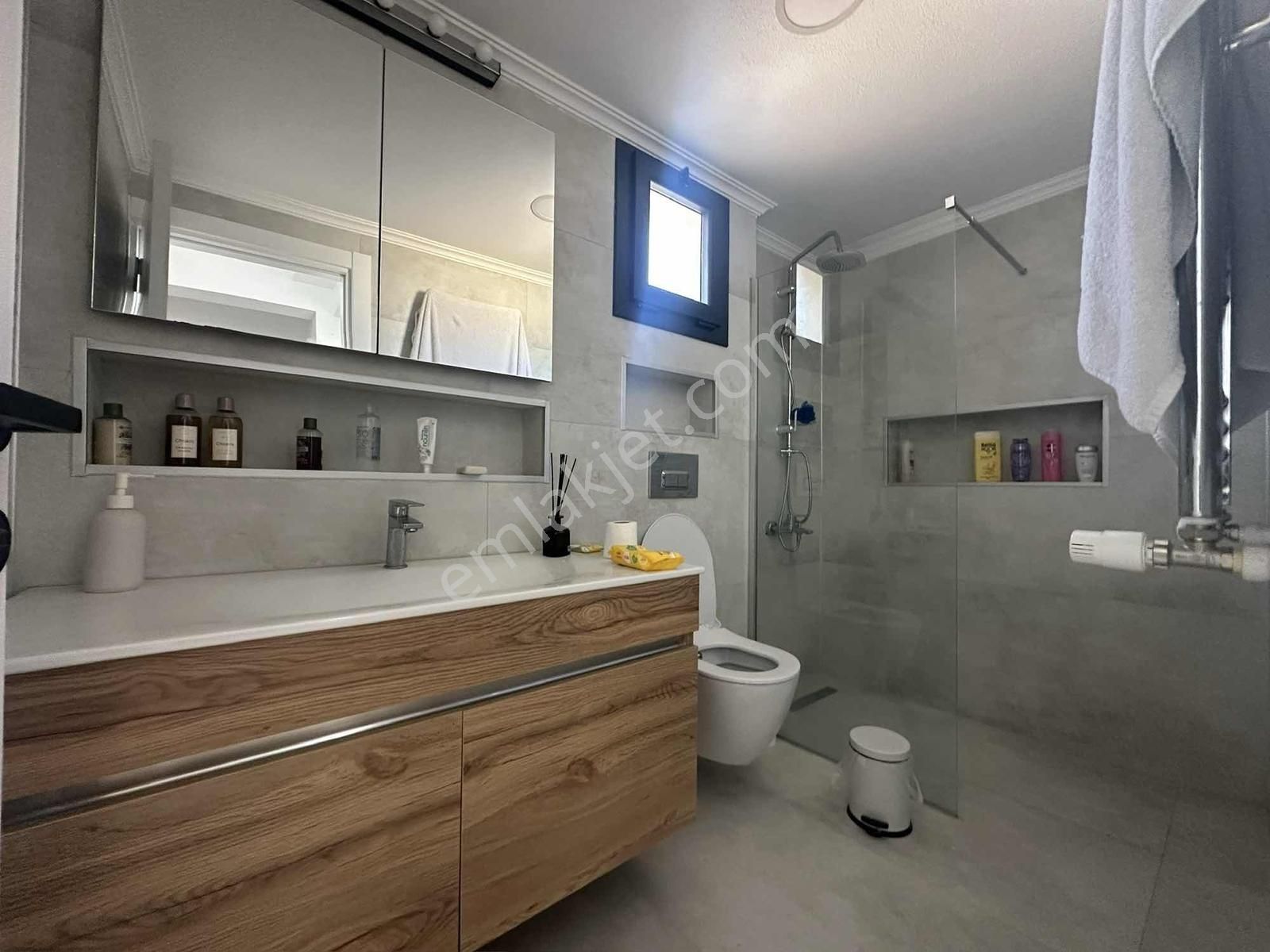 Eliz Grup'tan Gerenköyde Eşyalı Kiralık 3+1 Villa - Görsel 8