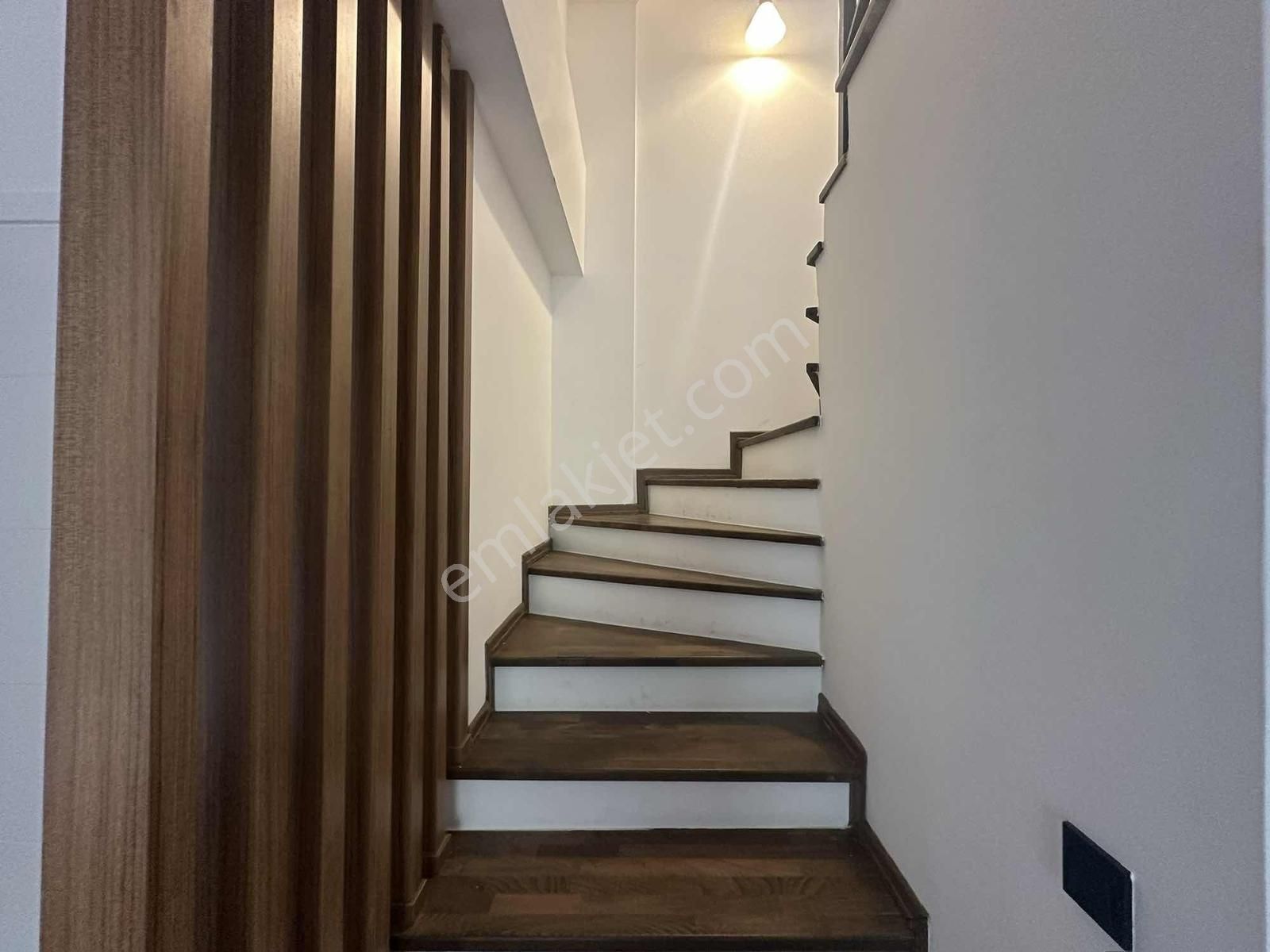Eliz Grup'tan Gerenköyde Eşyalı Kiralık 3+1 Villa - Görsel 3