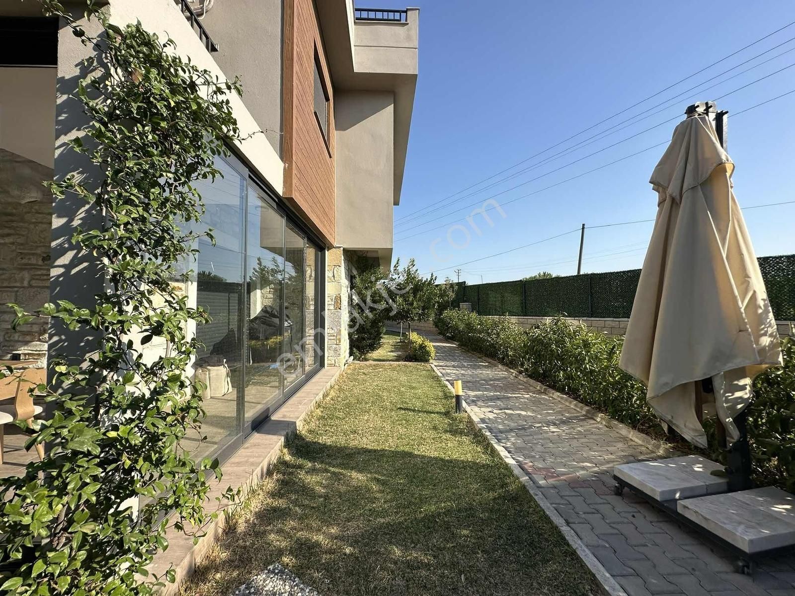 Eliz Grup'tan Gerenköyde Eşyalı Kiralık 3+1 Villa - Görsel 11