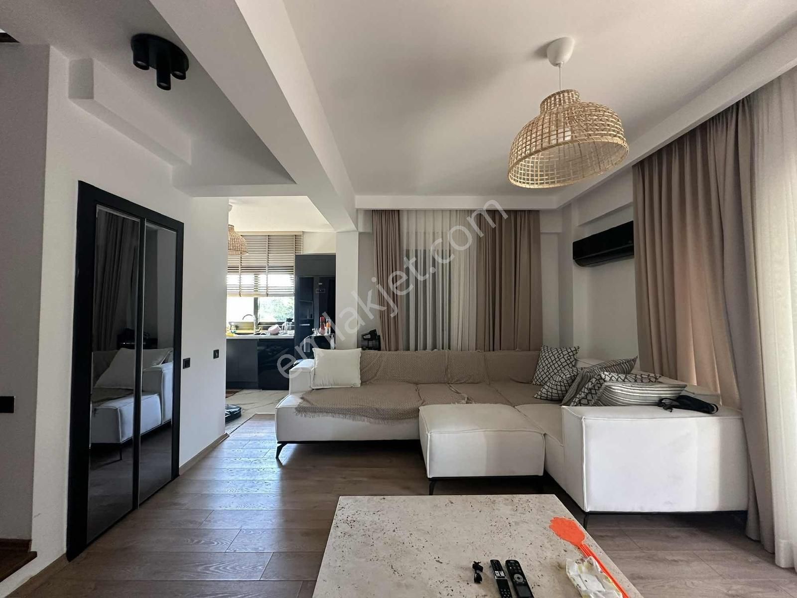 Eliz Grup'tan Gerenköyde Eşyalı Kiralık 3+1 Villa - Görsel 17