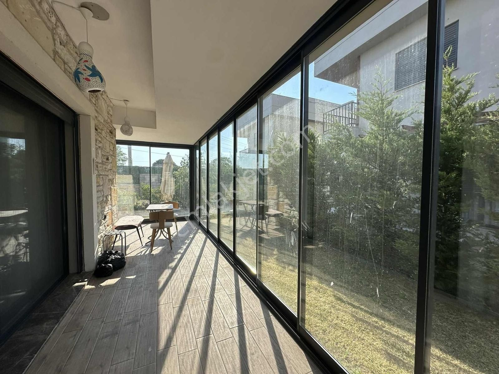 Eliz Grup'tan Gerenköyde Eşyalı Kiralık 3+1 Villa - Görsel 24