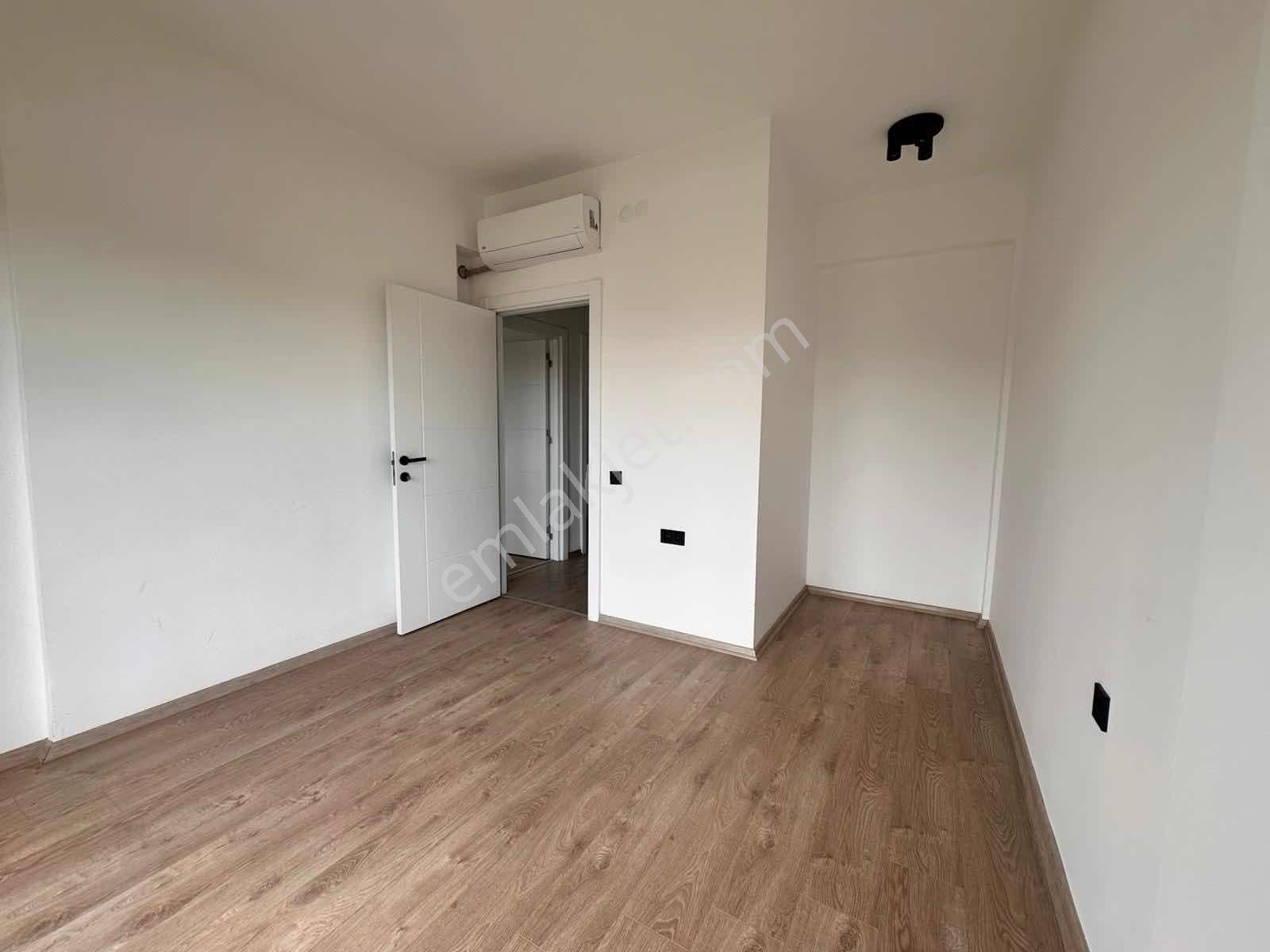 Eliz Grup'tan Gerenköyde Kiralık 3+1 Villa - Görsel 30