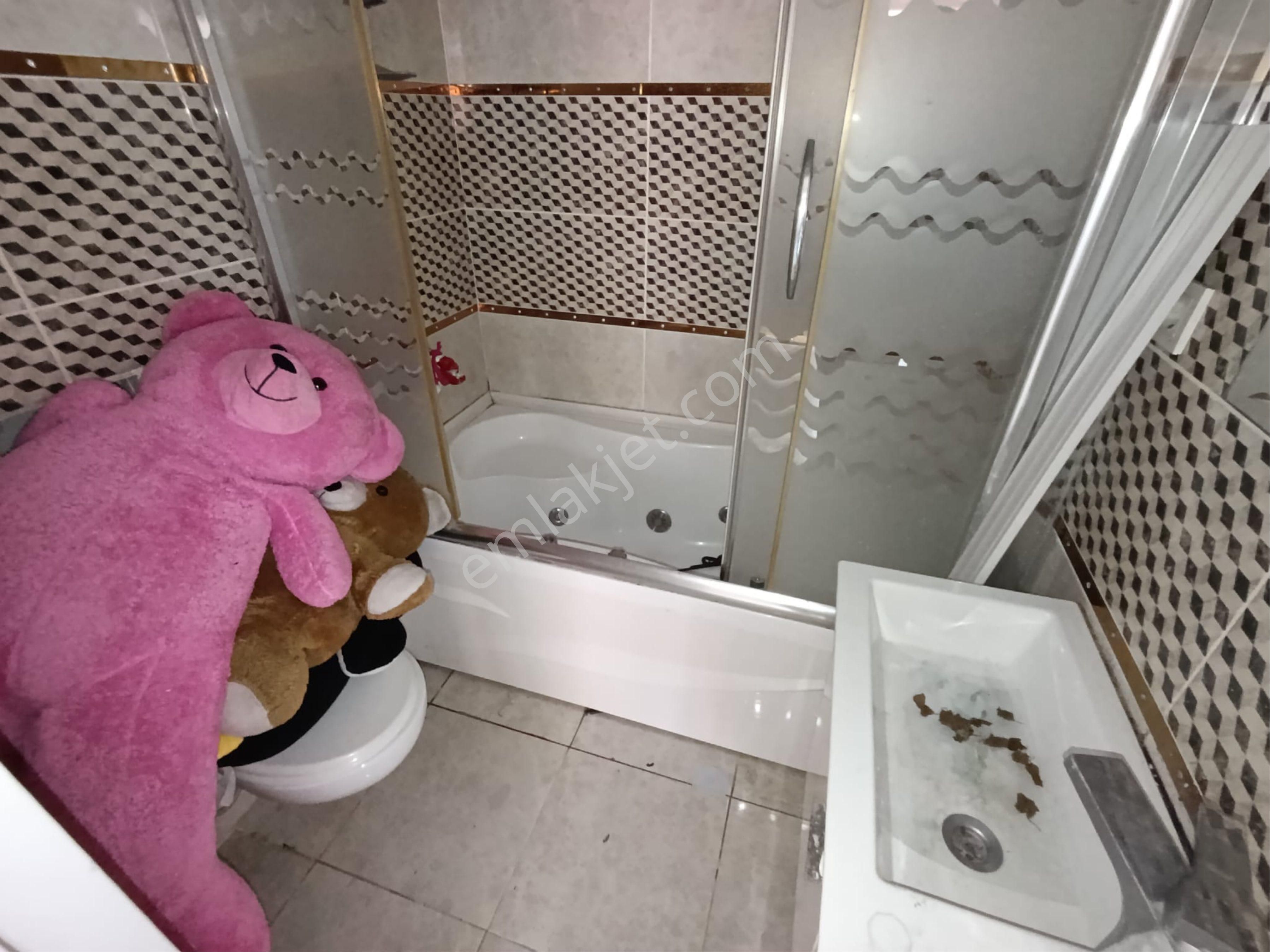 Sultançiftliği Mahallesi 4+2 200 M2 Asansörsüz Tramvaya Yakın Kiralık Dubleks Daire - Görsel 22