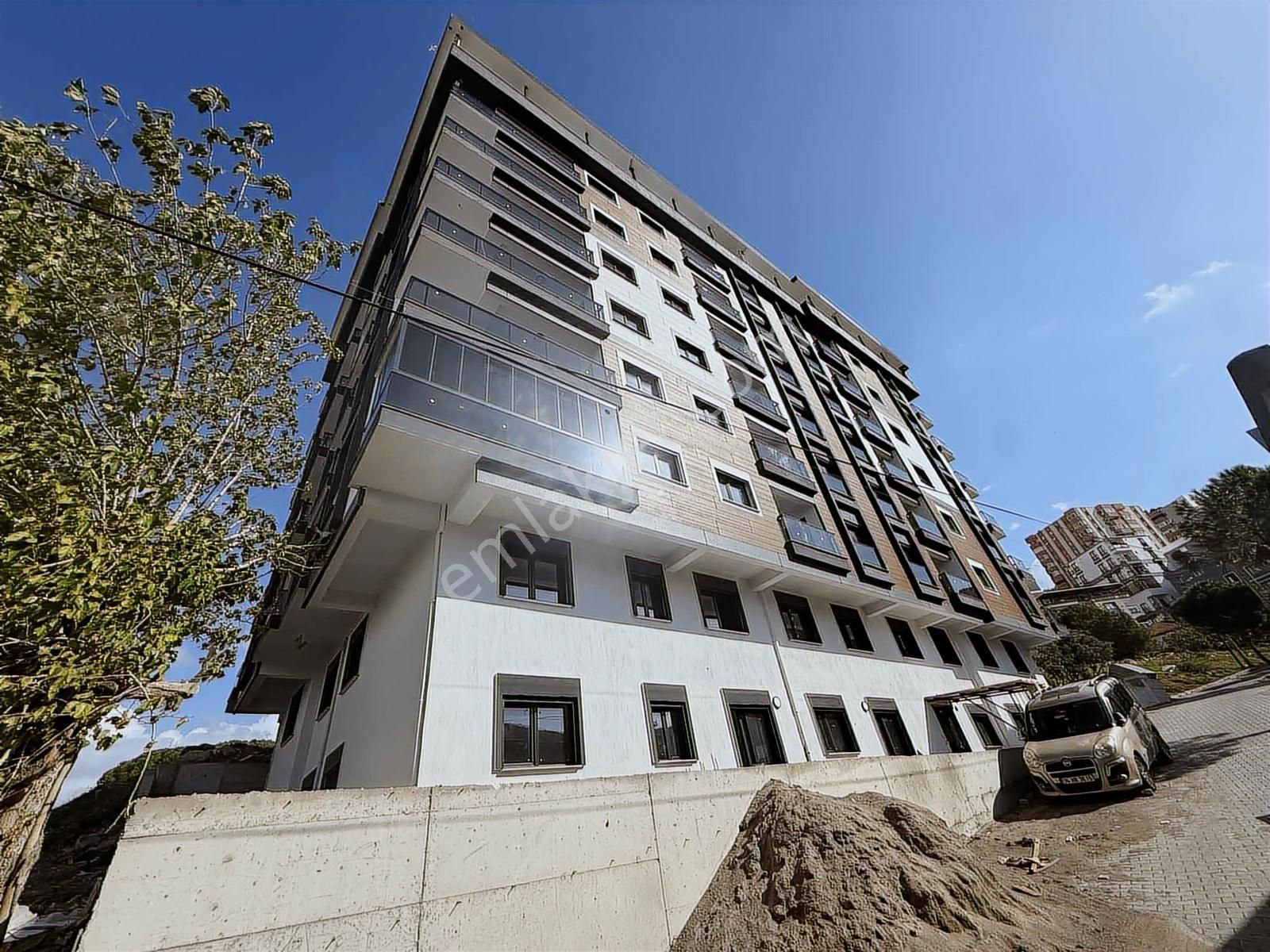 Ulukent 9 Eylül Ulukoop'ta Bahçeli Panjurlu 2+1 Satılık Daire