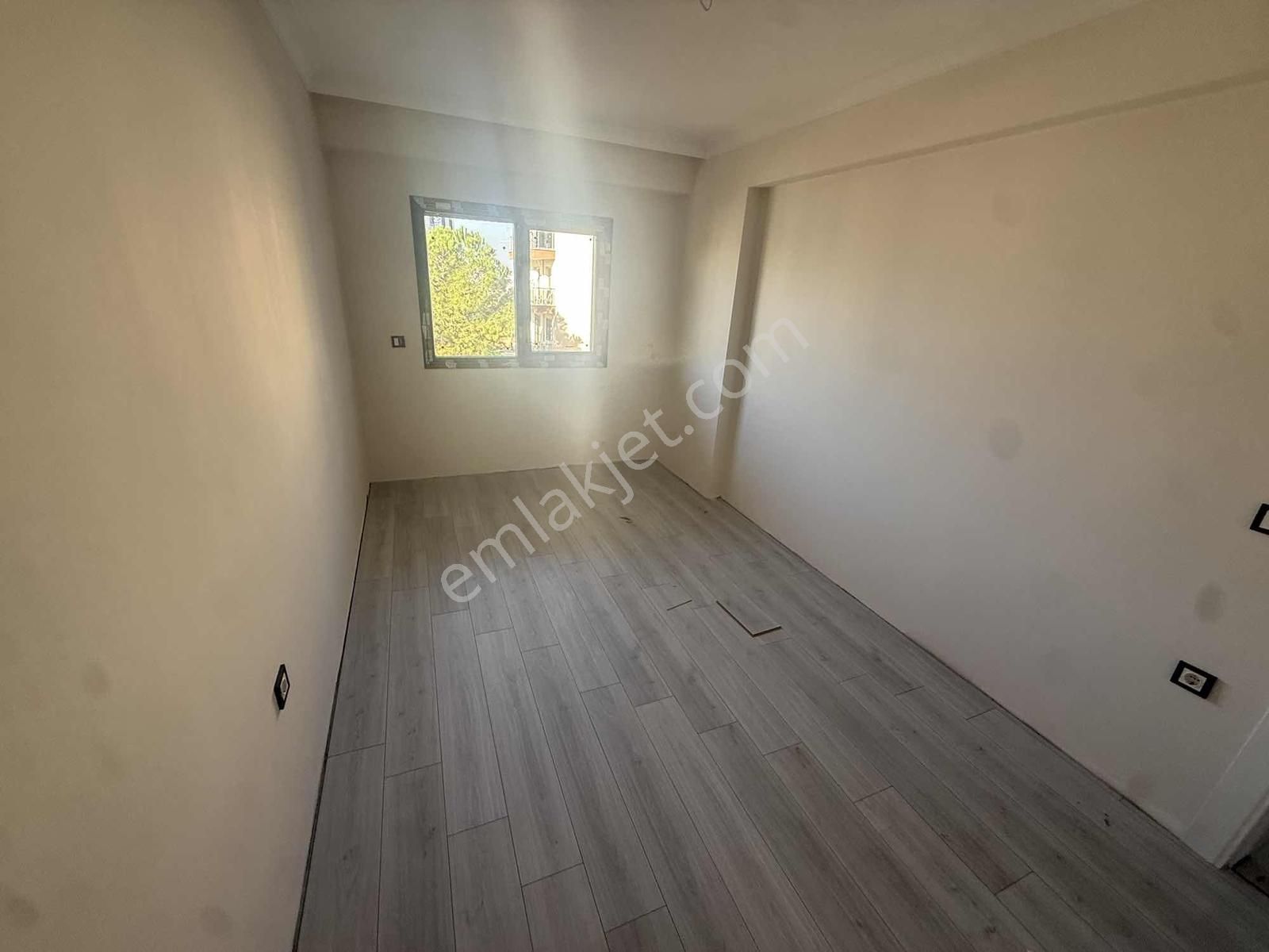 Ulukent 9 Eylül Ulukoop'ta Bahçeli Panjurlu 2+1 Satılık Daire - Görsel 2