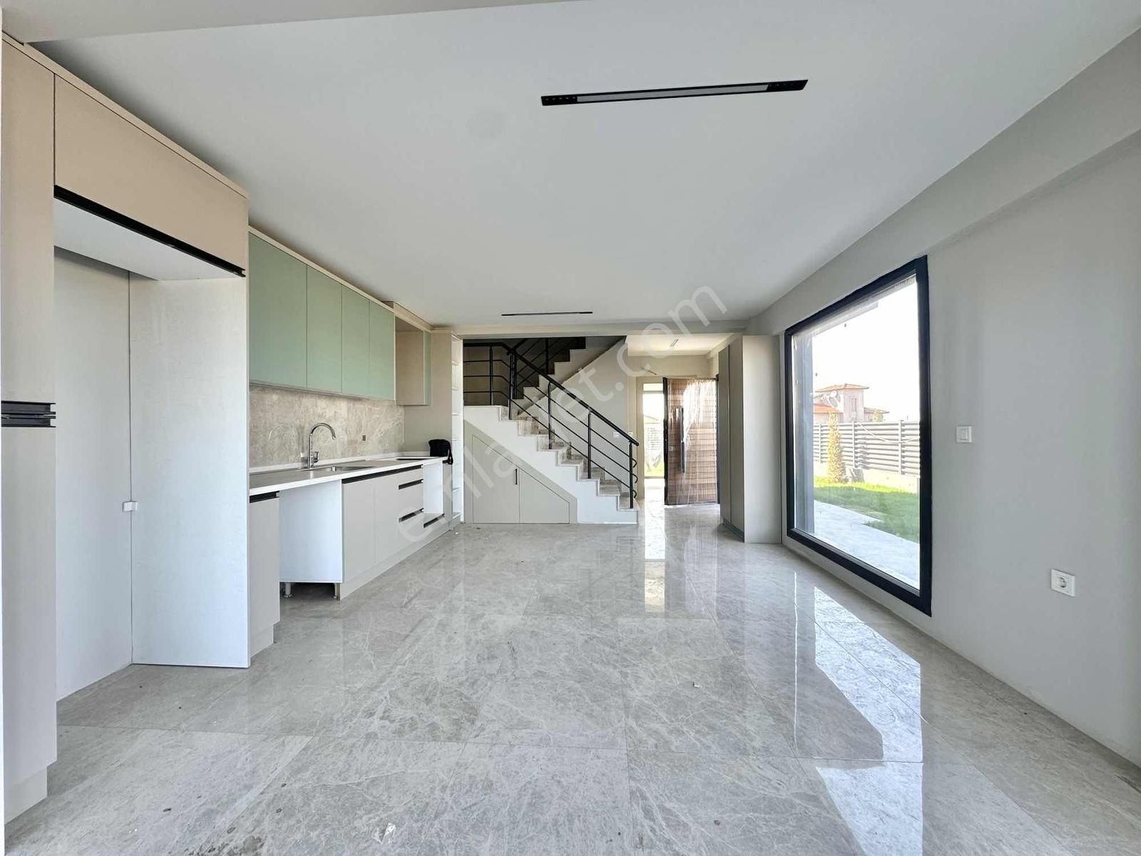 Eliz Grup'tan Satılık 3+1 Geniş Bahçeli Villa - Görsel 32