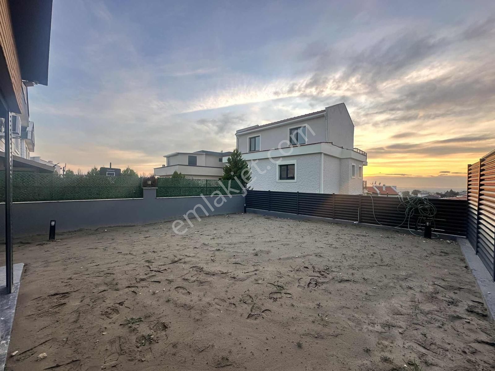 Eliz Grup'tan Satılık 3+1 Geniş Bahçeli Villa - Görsel 7