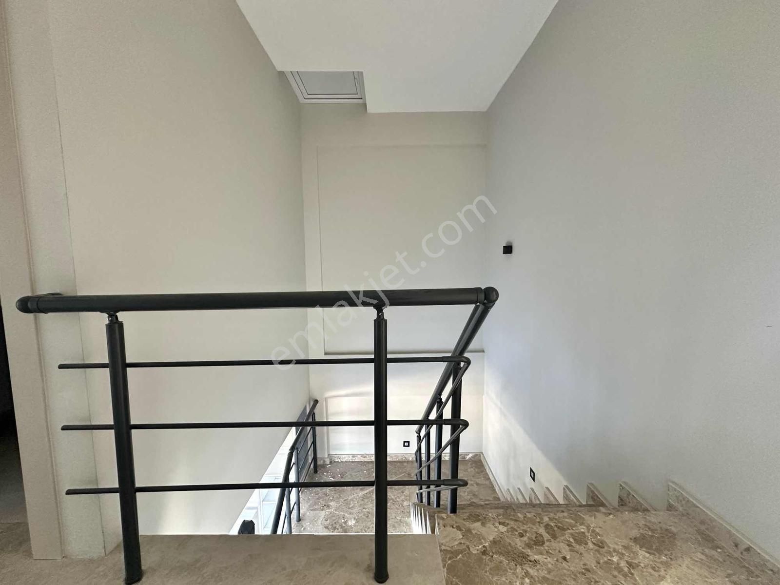 Eliz Grup'tan Satılık 3+1 Geniş Bahçeli Villa - Görsel 27