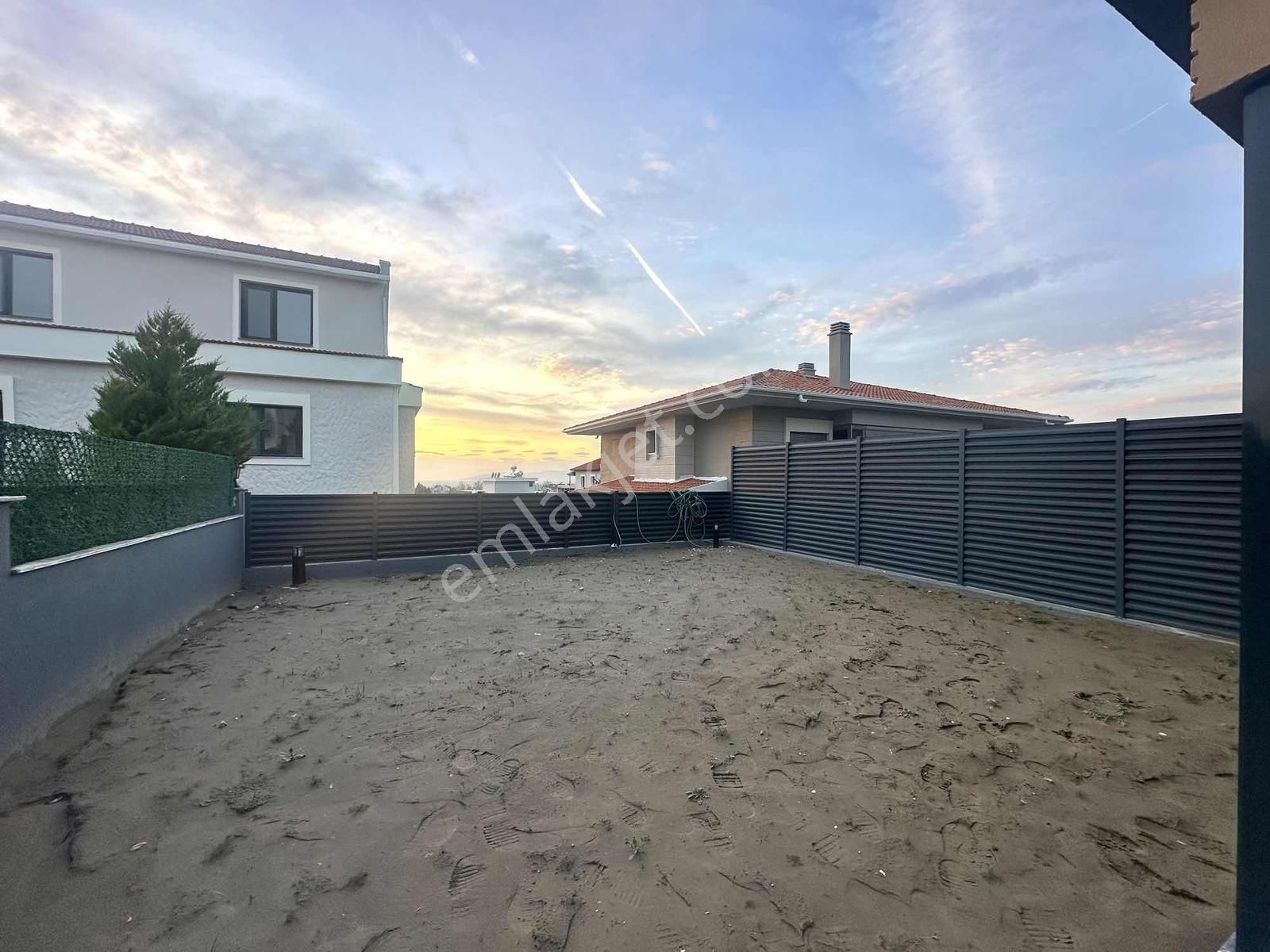 Eliz Grup'tan Satılık 3+1 Geniş Bahçeli Villa - Görsel 14