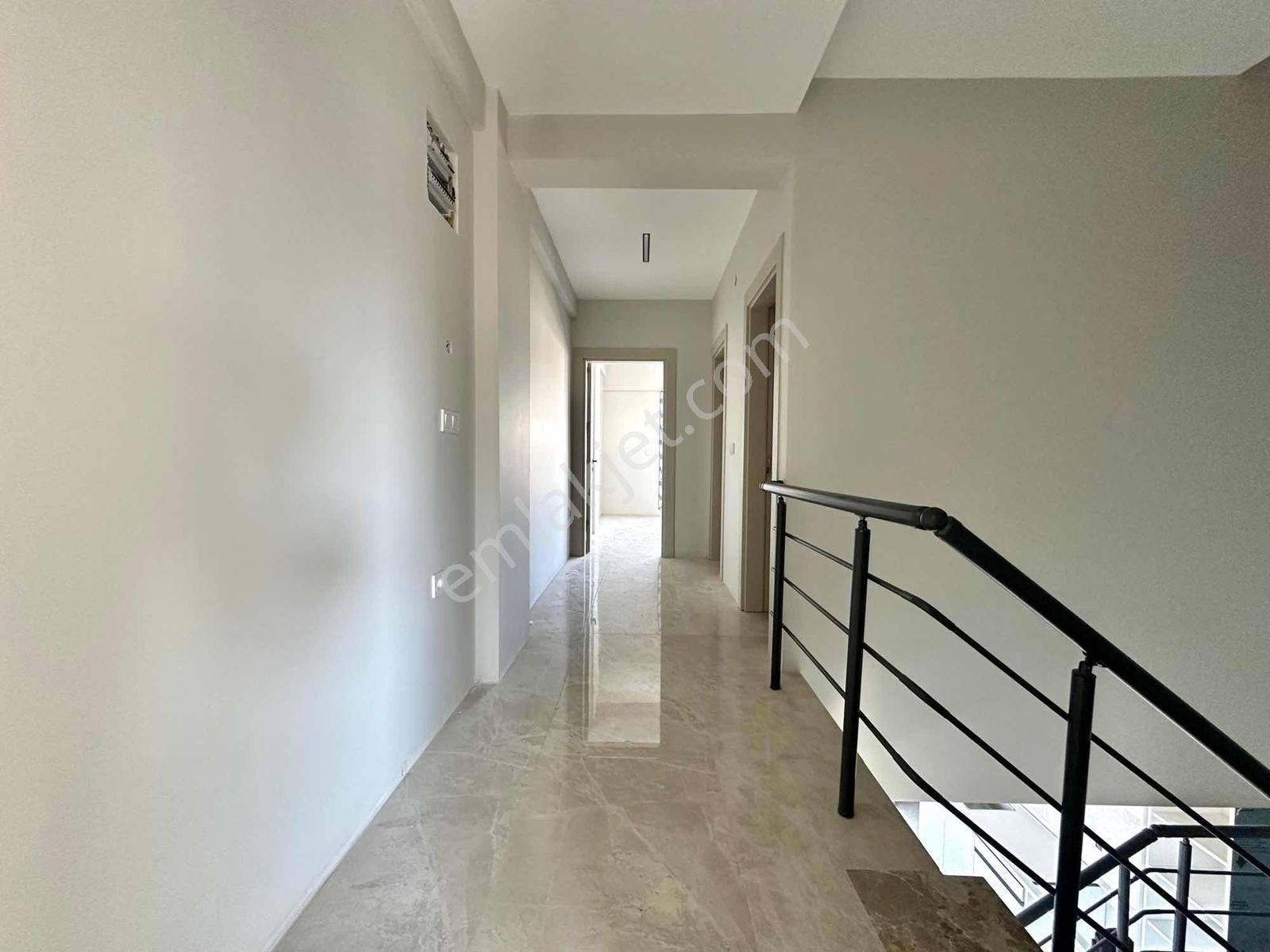 Eliz Grup'tan Satılık 3+1 Geniş Bahçeli Villa - Görsel 28