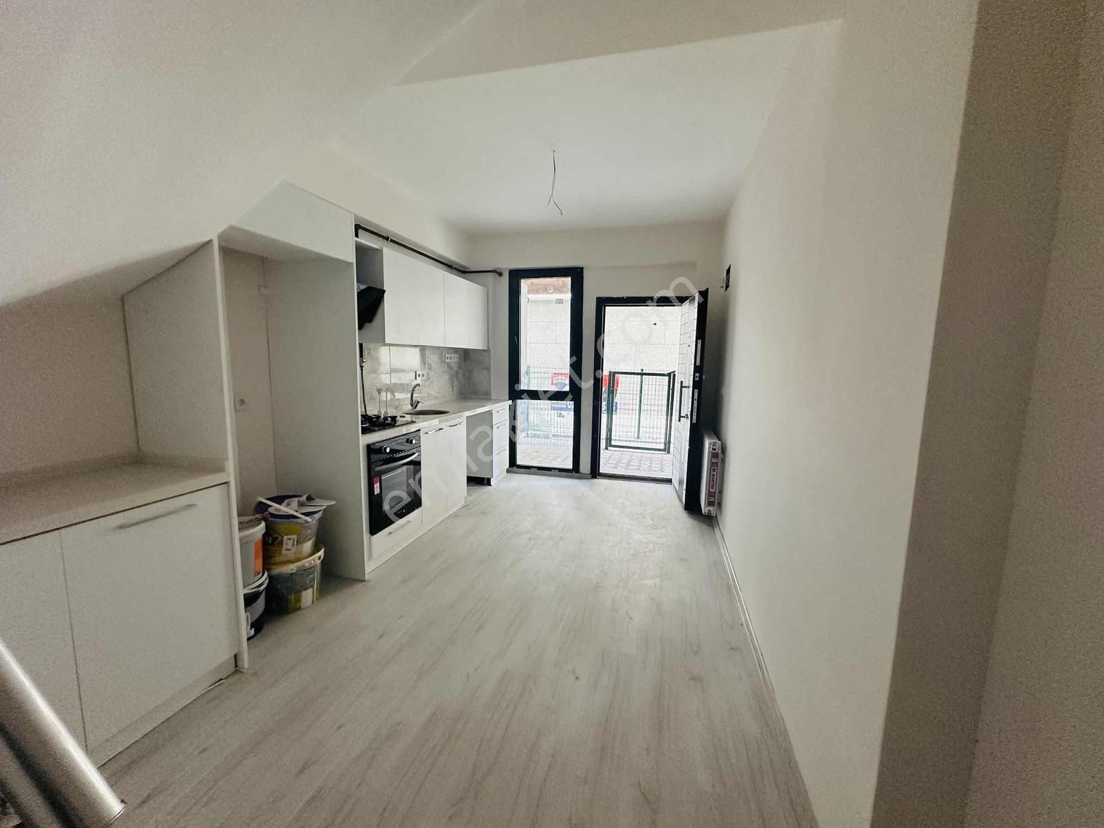 Eliz Grup'tan Kiralık 1+1 Zemin Dubleks Daire - Görsel 8