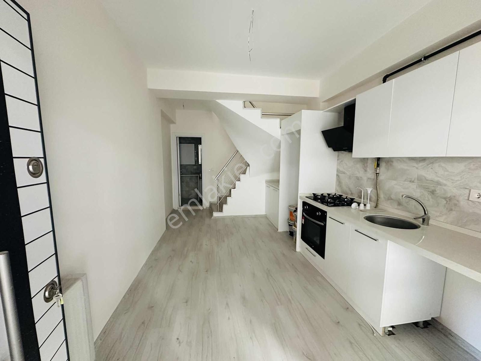 Eliz Grup'tan Kiralık 1+1 Zemin Dubleks Daire - Görsel 3