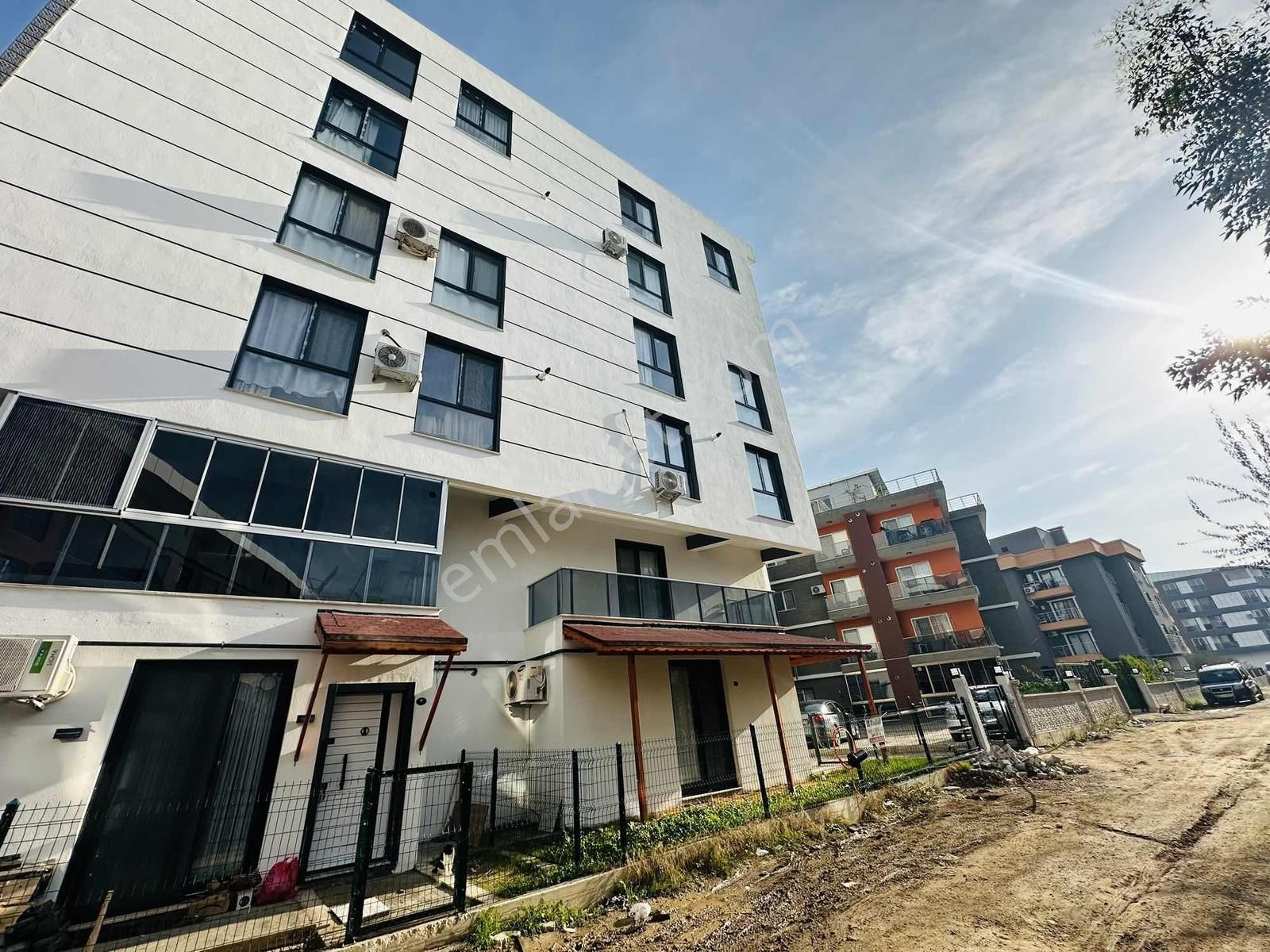 Eliz Grup'tan Kiralık 1+1 Zemin Dubleks Daire