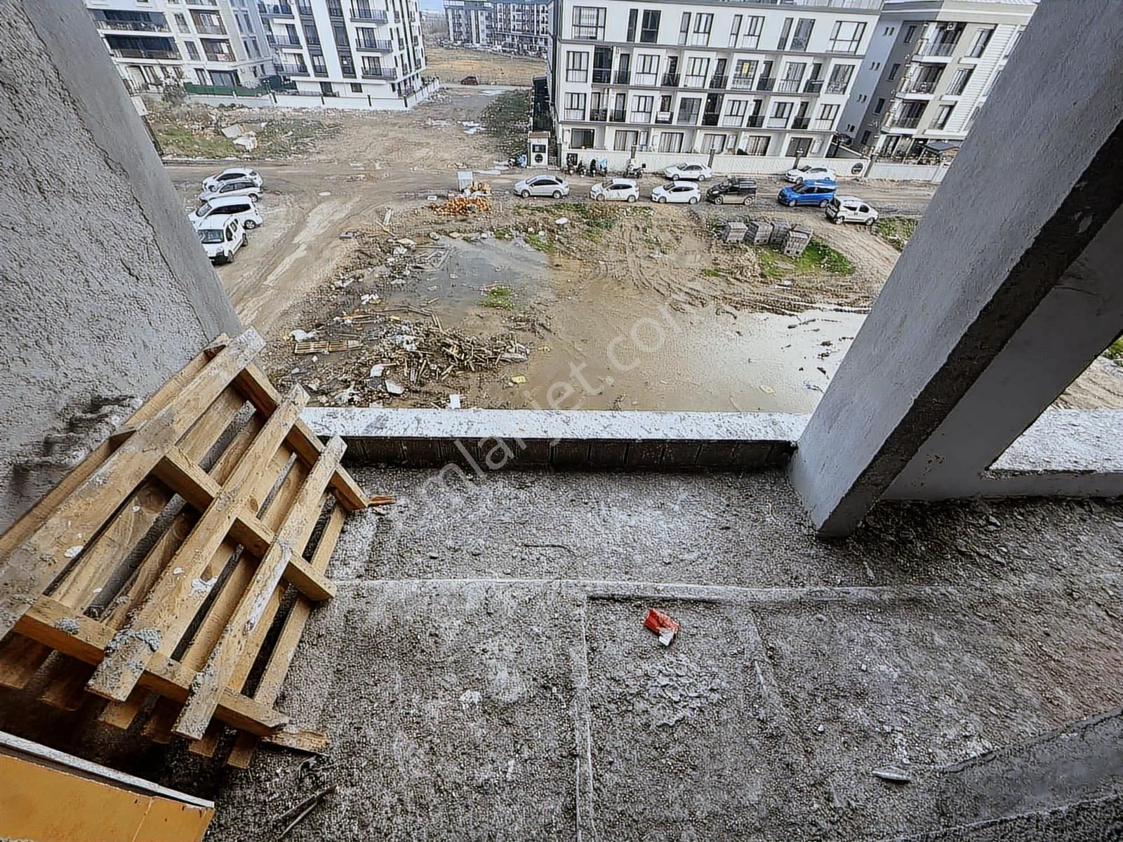 Seyrekte Hem Yatırımlık Hem'de Al-sat Uygun 1+1 Satılık Daire - Görsel 3