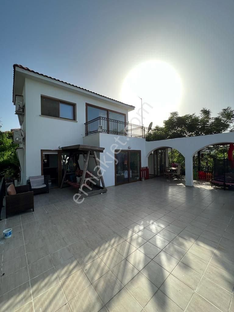 Girne Alsancak'da Deniz Ve Dağ Manzaralı Satılık 3+1 Villa - Görsel 22