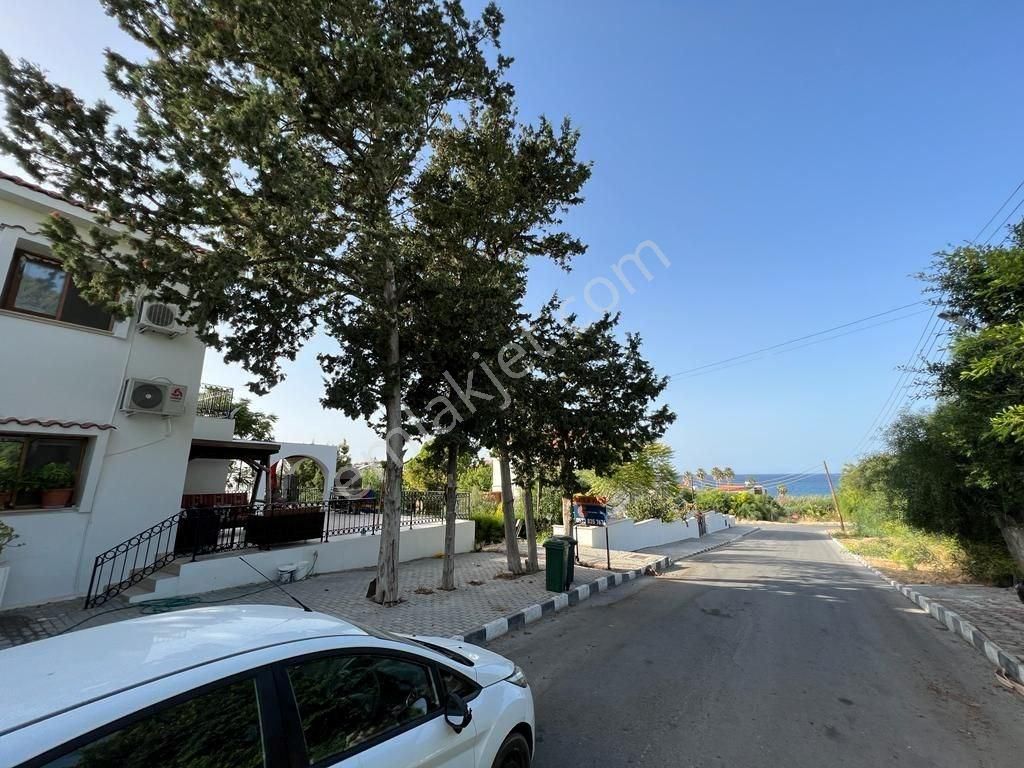 Girne Alsancak'da Deniz Ve Dağ Manzaralı Satılık 3+1 Villa - Görsel 3