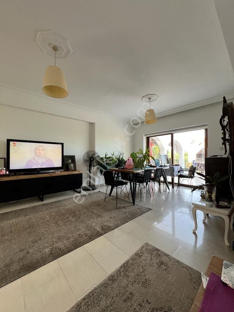 Girne Alsancak'da Deniz Ve Dağ Manzaralı Satılık 3+1 Villa - Görsel 4