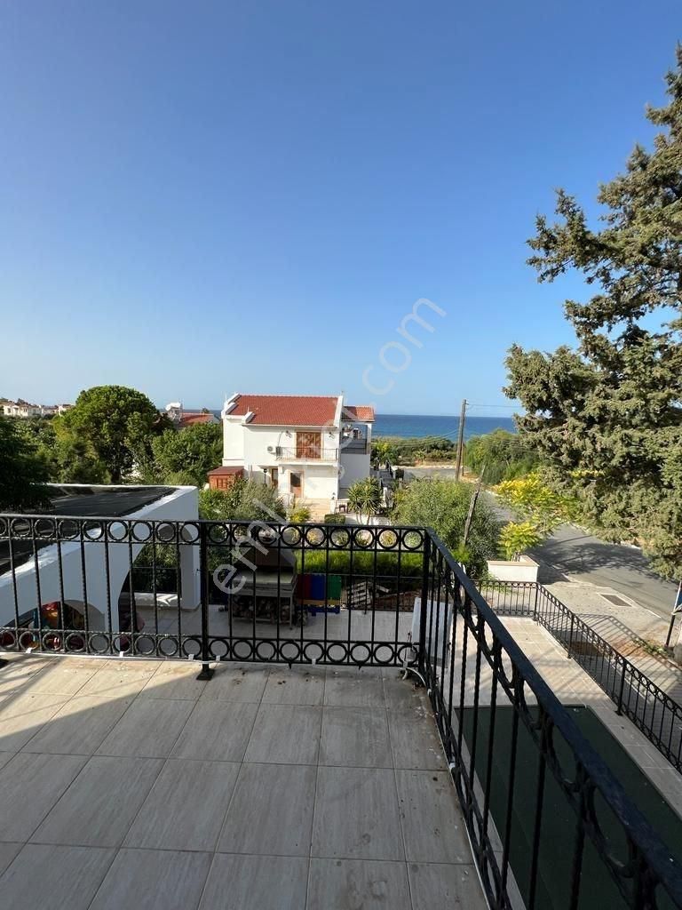 Girne Alsancak'da Deniz Ve Dağ Manzaralı Satılık 3+1 Villa - Görsel 2